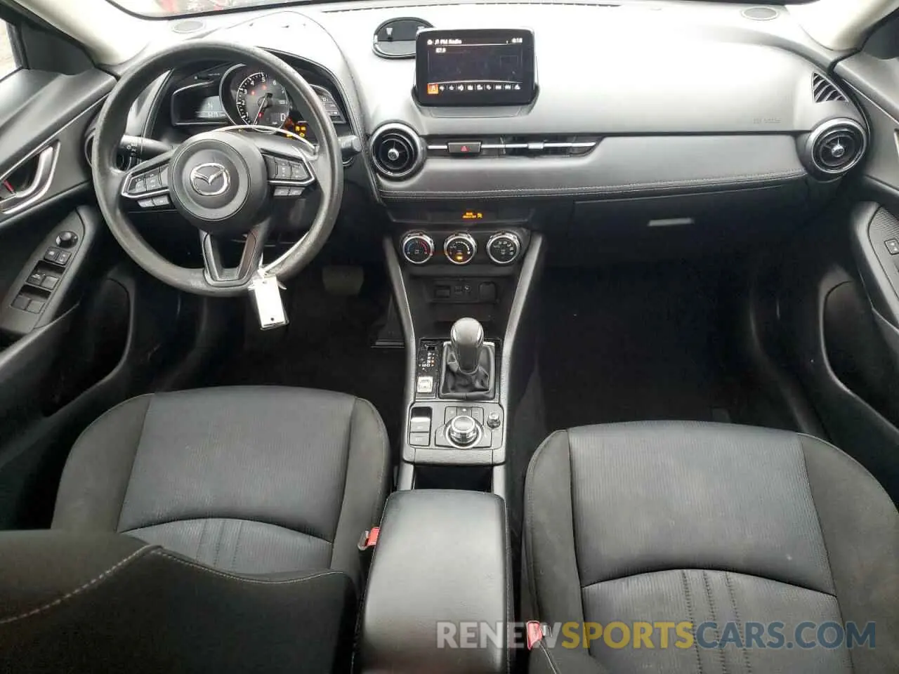 8 fotografías del automóvil dañado JM1DKDB72M1506040 MAZDA CX-3 2021
