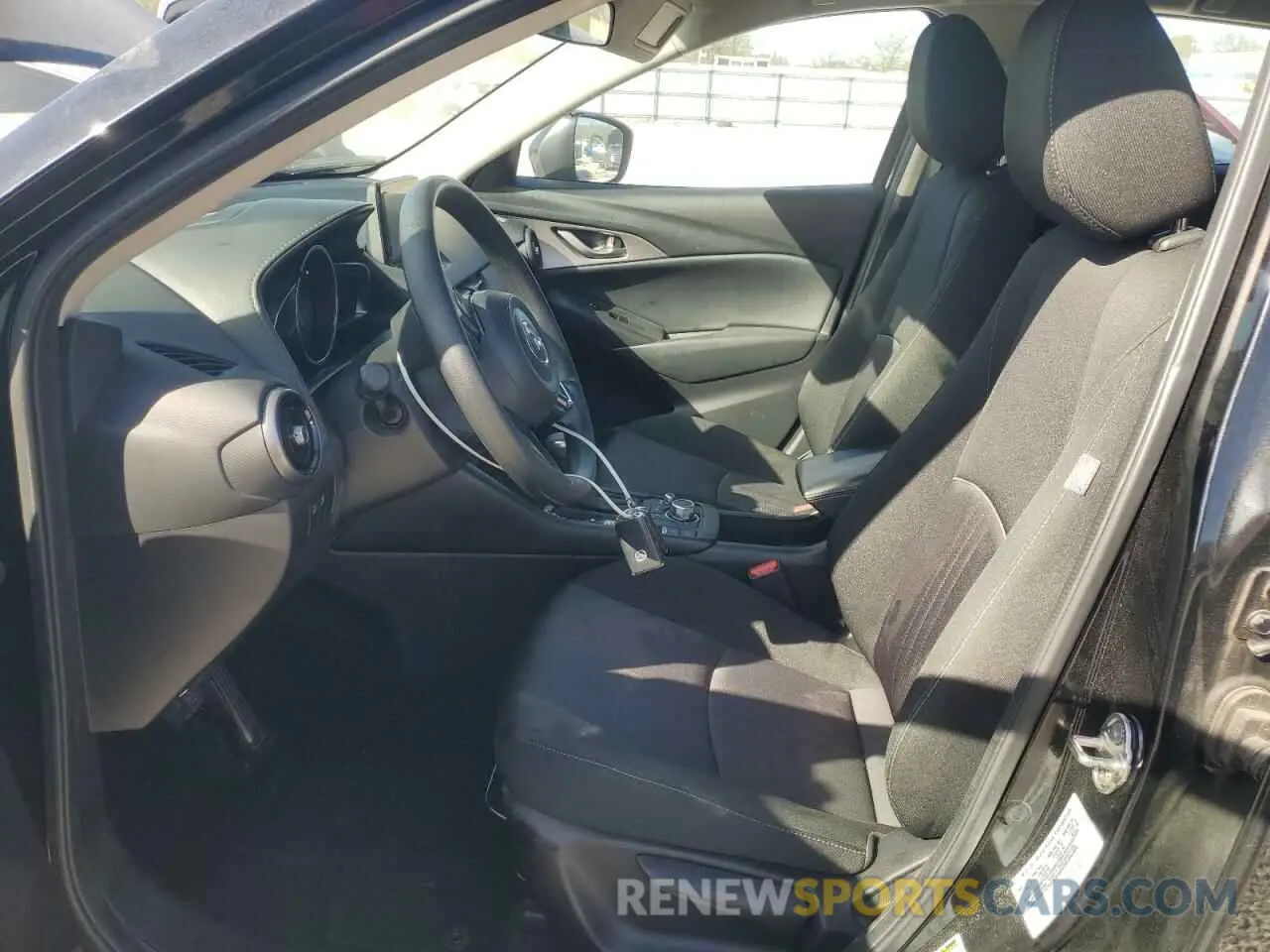 7 fotografías del automóvil dañado JM1DKDB74M1503916 MAZDA CX-3 2021