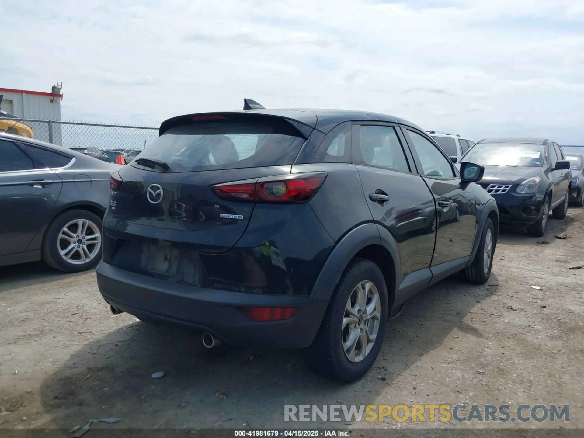 4 fotografías del automóvil dañado JM1DKFB72M1507720 MAZDA CX-3 2021