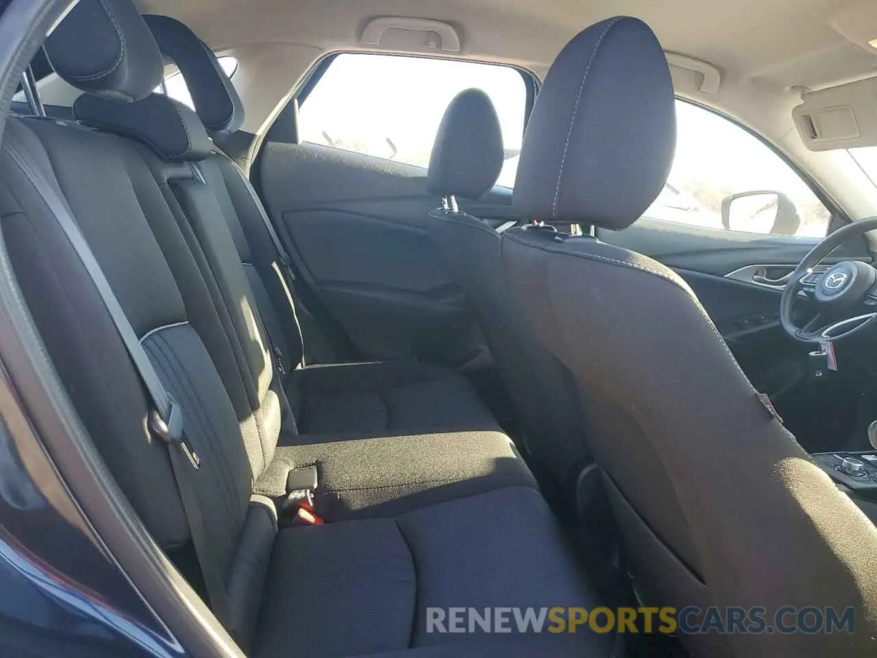 10 fotografías del automóvil dañado JM1DKFB73M1516569 MAZDA CX-3 2021