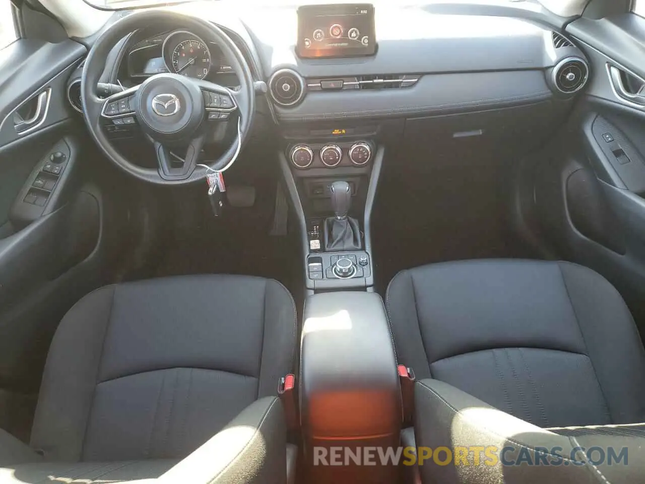 8 fotografías del automóvil dañado JM1DKFB73M1516569 MAZDA CX-3 2021