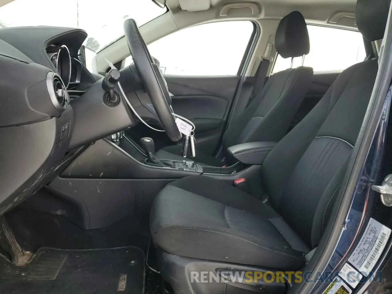 7 fotografías del automóvil dañado JM1DKFB74M1513695 MAZDA CX-3 2021