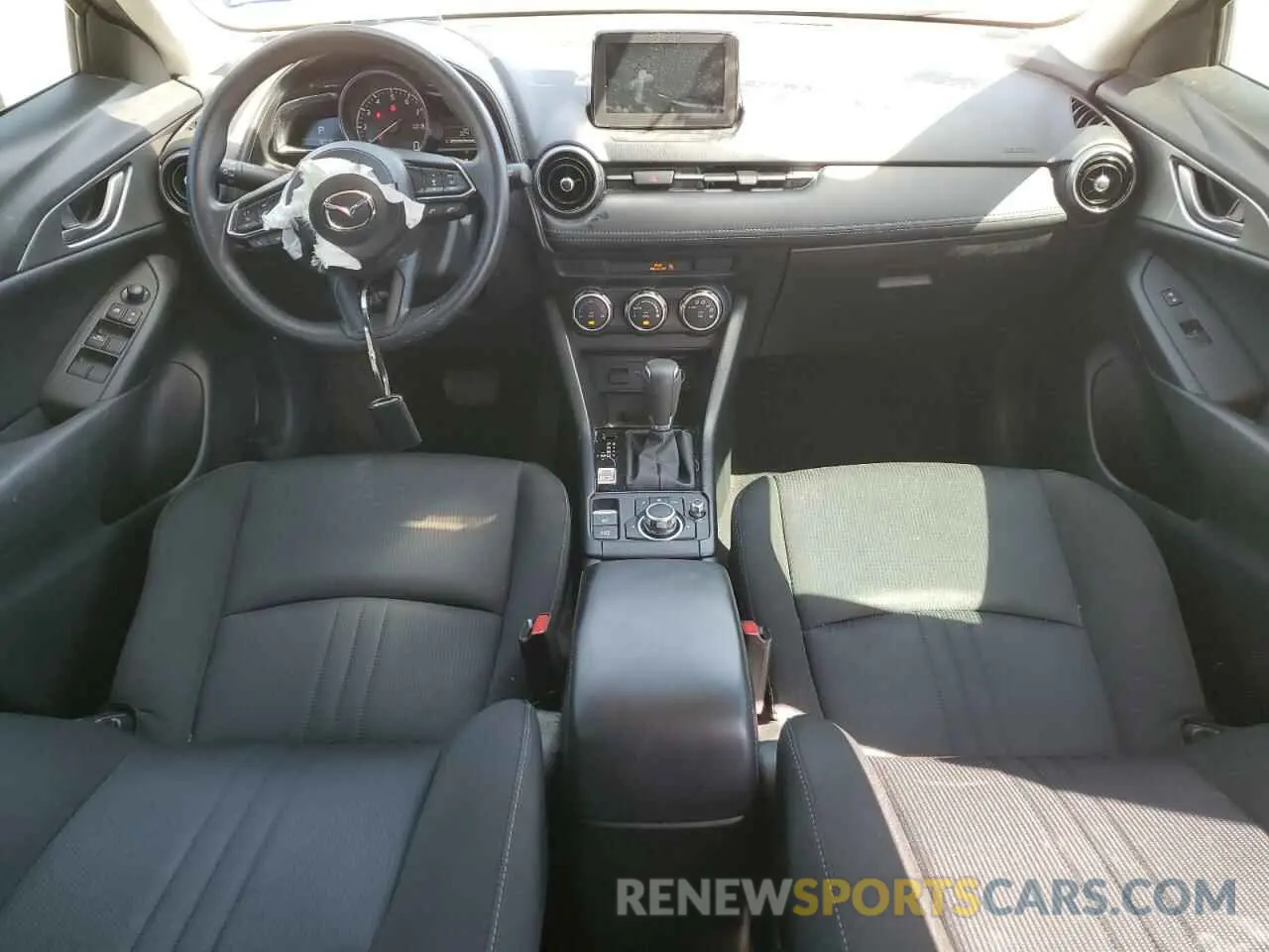 8 fotografías del automóvil dañado JM1DKFB78M1513666 MAZDA CX-3 2021