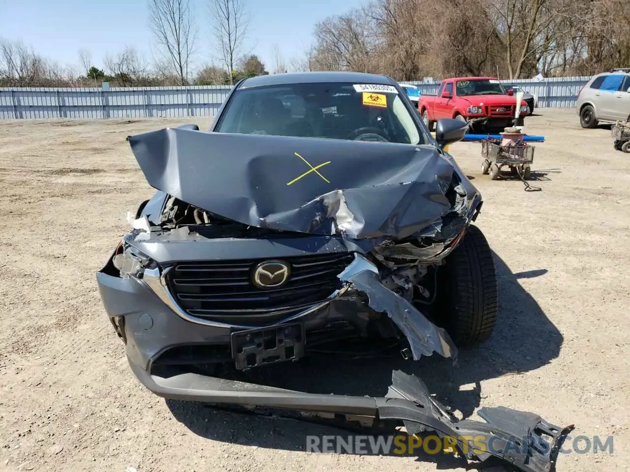 5 fotografías del automóvil dañado JM1DKFD70M1512475 MAZDA CX-3 2021