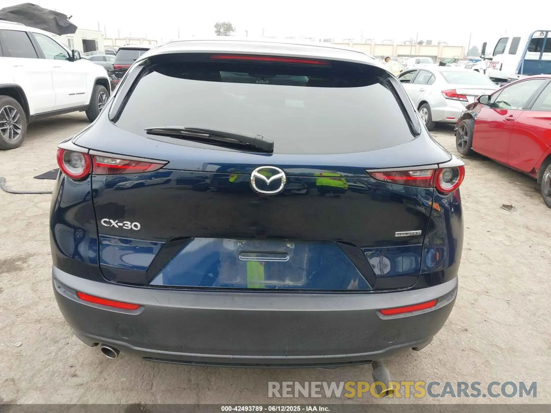 16 fotografías del automóvil dañado 3MVDMACL0LM124223 MAZDA CX-30 2020