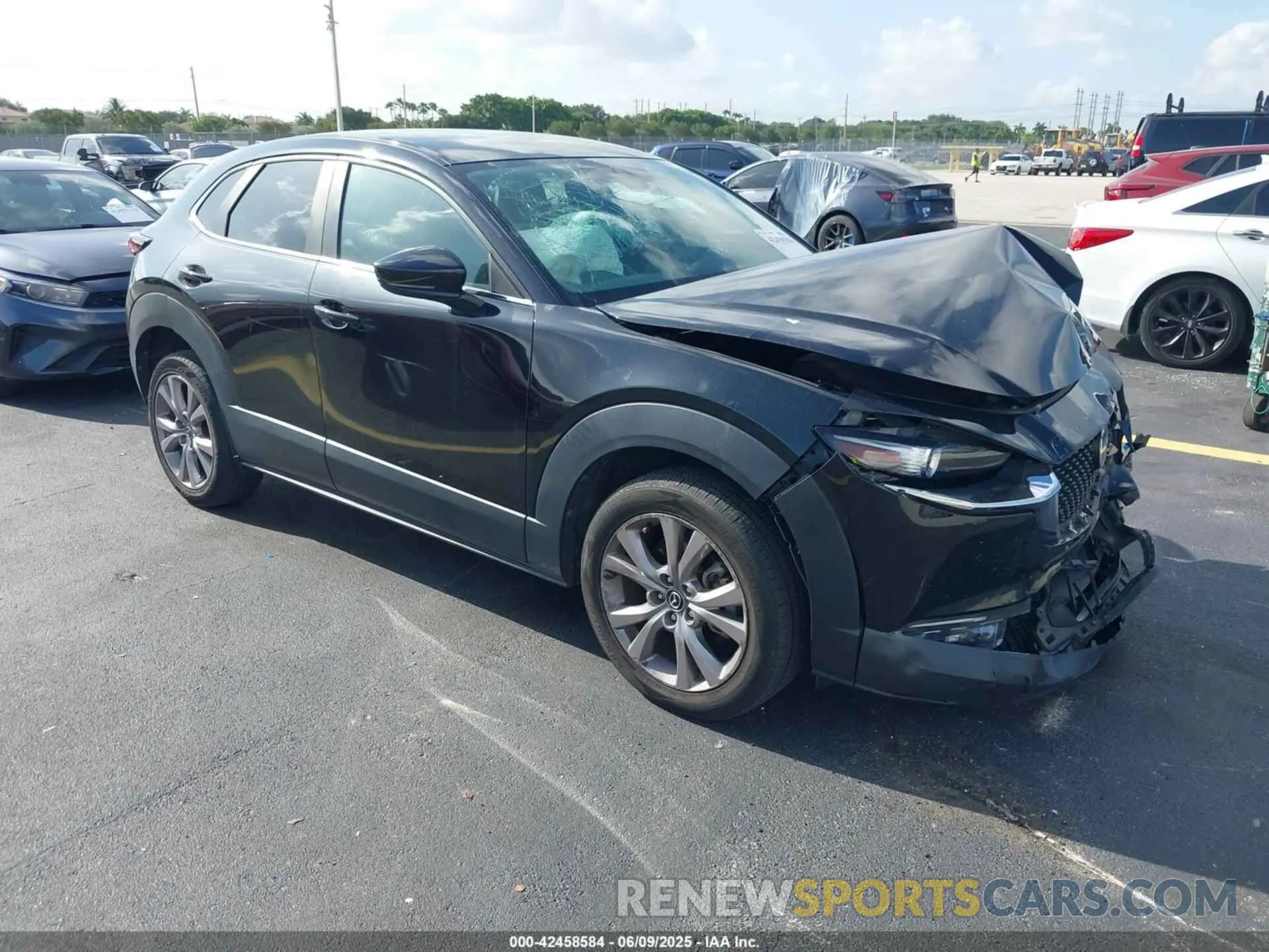 1 fotografías del automóvil dañado 3MVDMACL8LM102115 MAZDA CX-30 2020