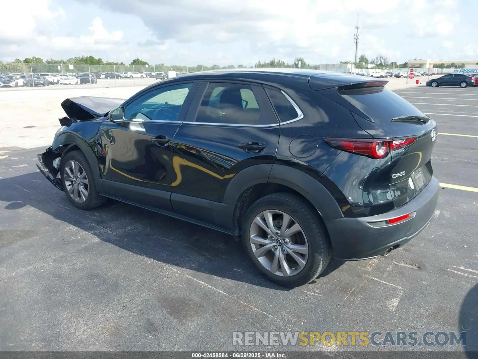 3 fotografías del automóvil dañado 3MVDMACL8LM102115 MAZDA CX-30 2020