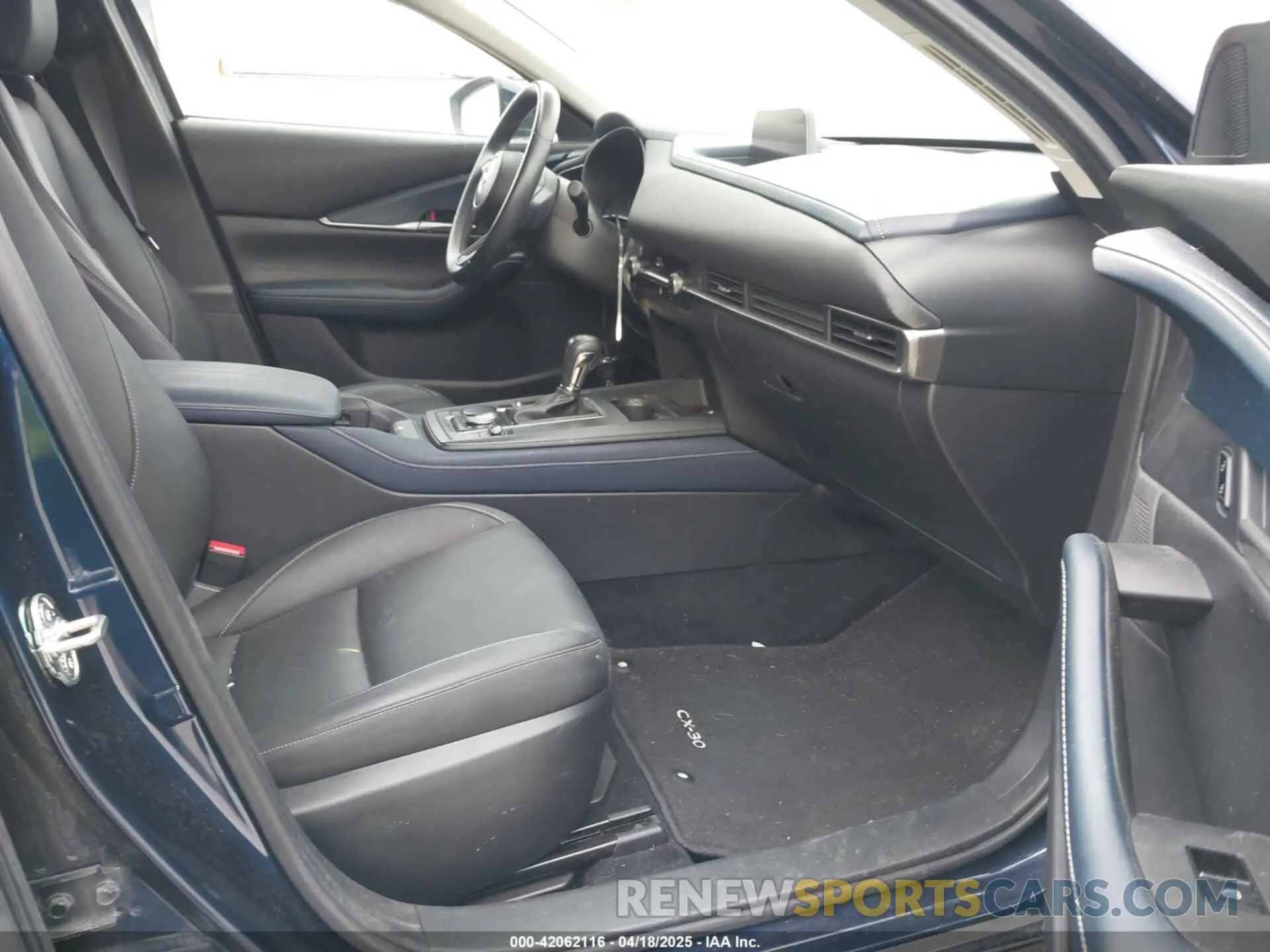 5 fotografías del automóvil dañado 3MVDMACLXLM114928 MAZDA CX-30 2020
