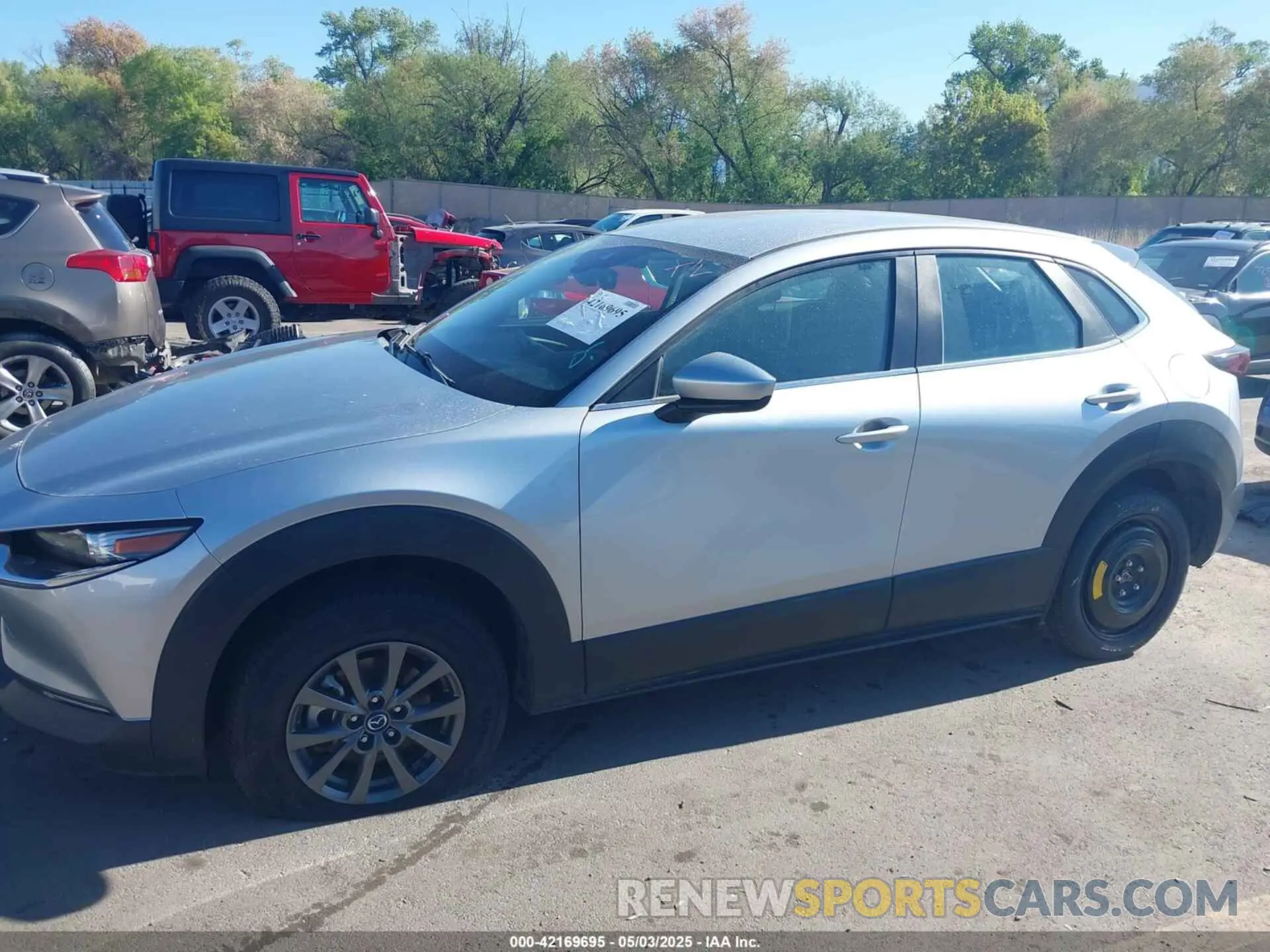 15 fotografías del automóvil dañado 3MVDMBBL0LM122463 MAZDA CX-30 2020