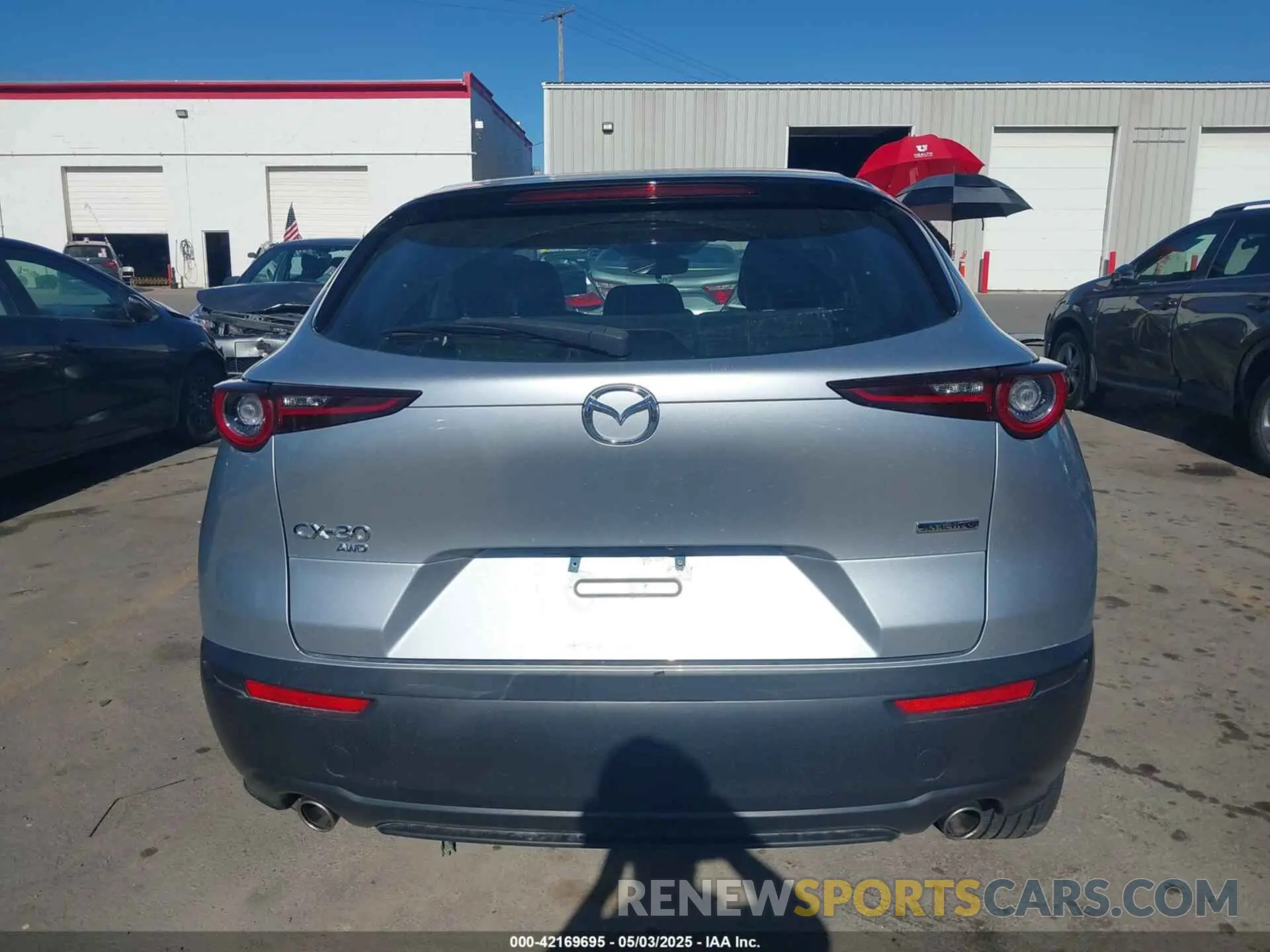 17 fotografías del automóvil dañado 3MVDMBBL0LM122463 MAZDA CX-30 2020