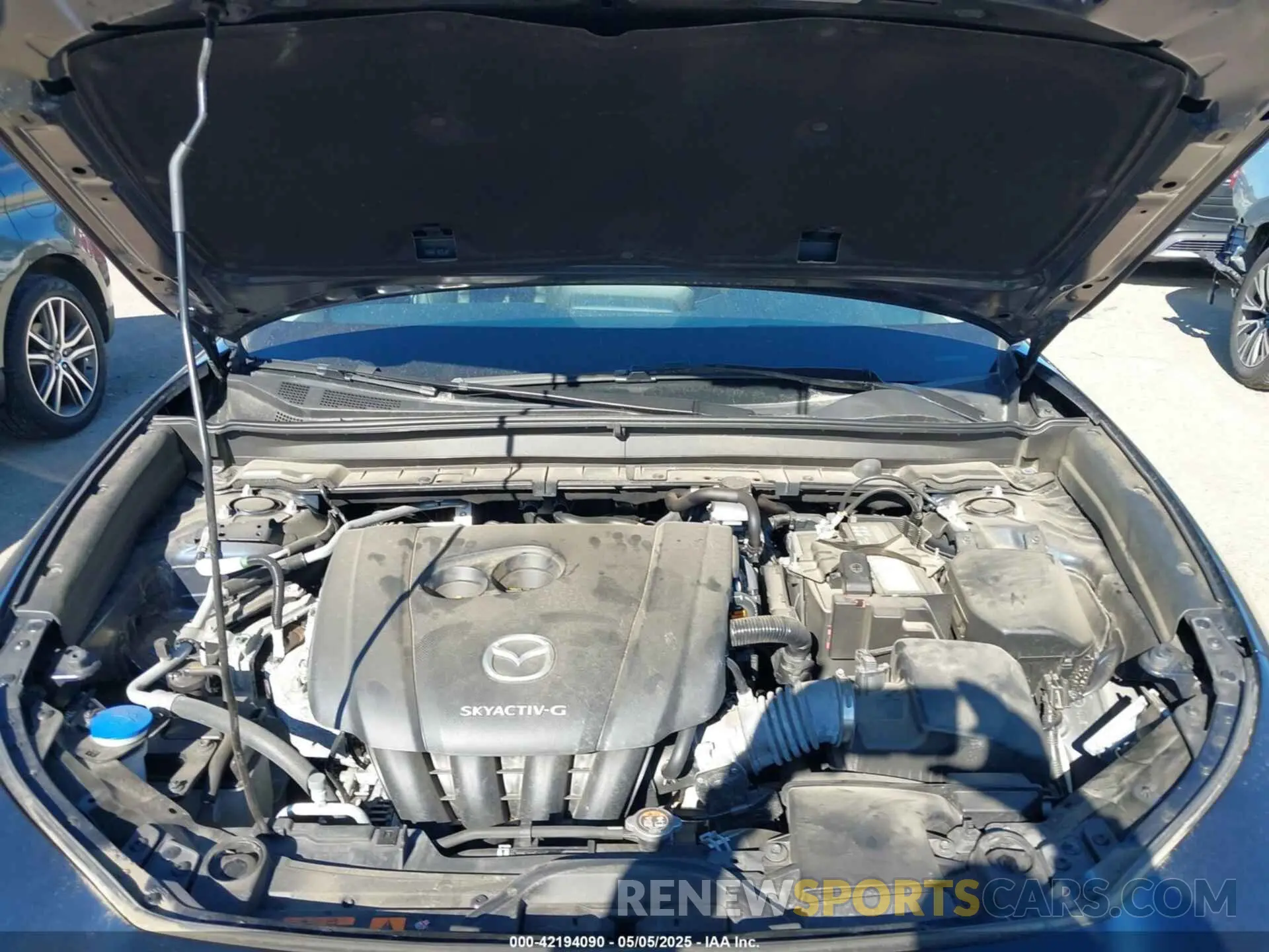 10 fotografías del automóvil dañado 3MVDMBCL4LM140110 MAZDA CX-30 2020