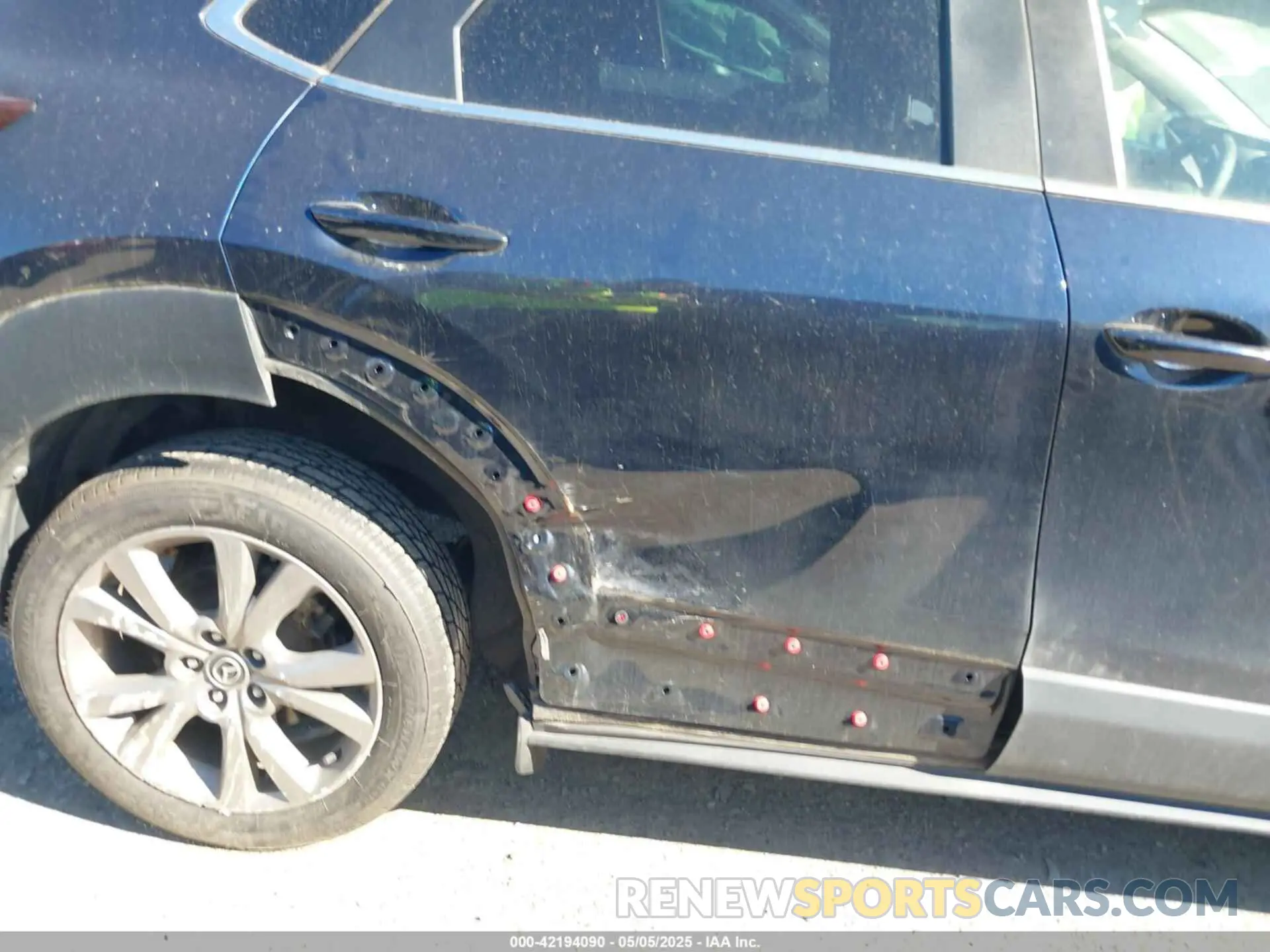 18 fotografías del automóvil dañado 3MVDMBCL4LM140110 MAZDA CX-30 2020