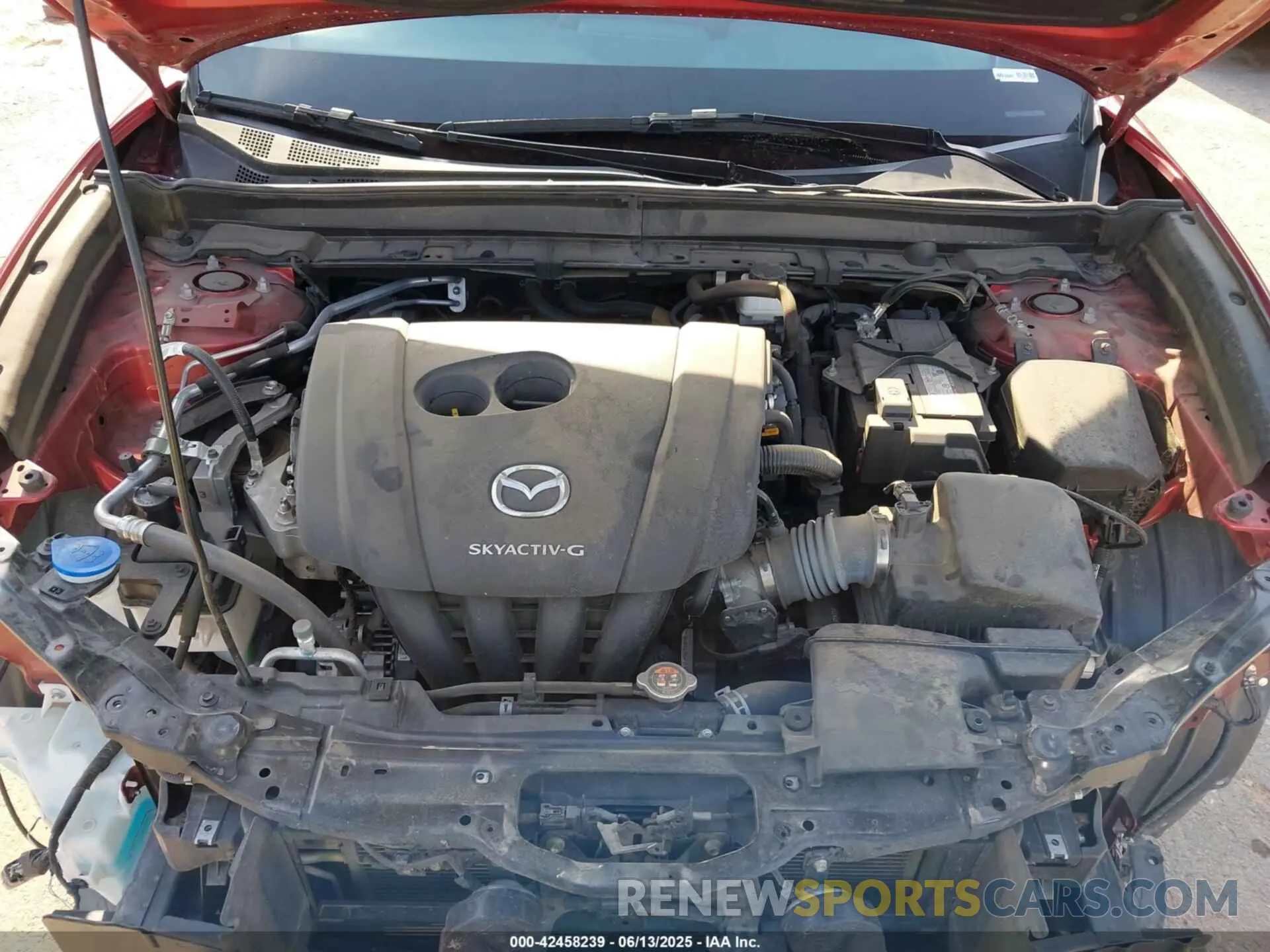 10 fotografías del automóvil dañado 3MVDMBCL9LM108964 MAZDA CX-30 2020