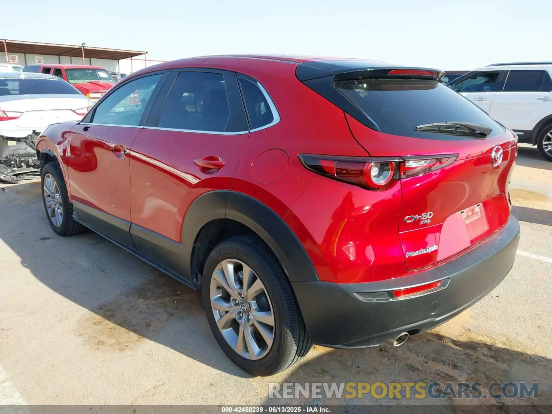 3 fotografías del automóvil dañado 3MVDMBCL9LM108964 MAZDA CX-30 2020