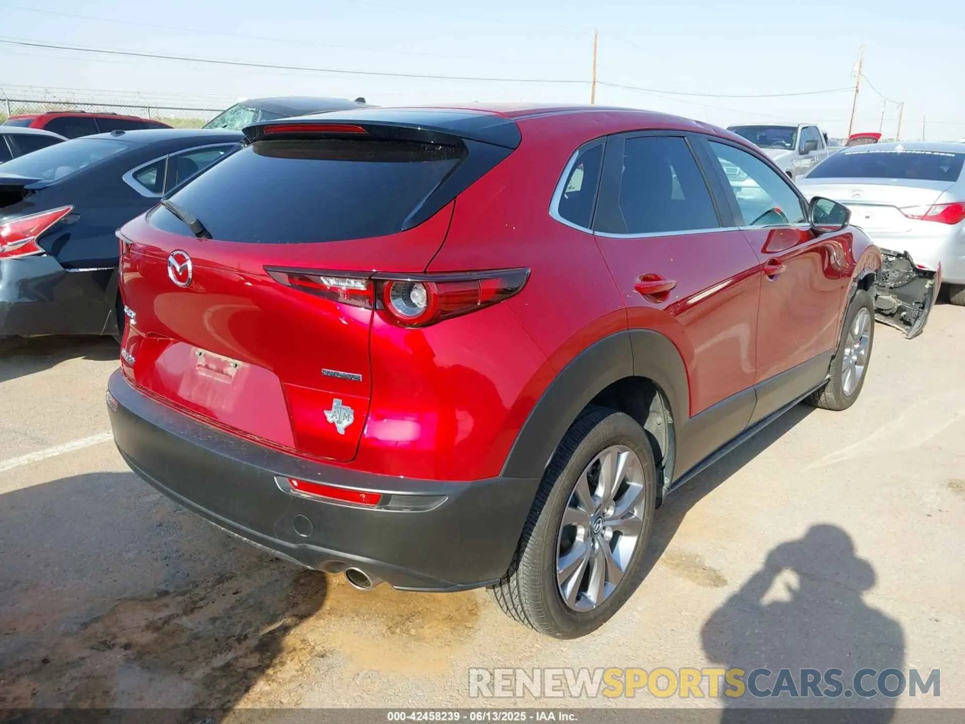4 fotografías del automóvil dañado 3MVDMBCL9LM108964 MAZDA CX-30 2020
