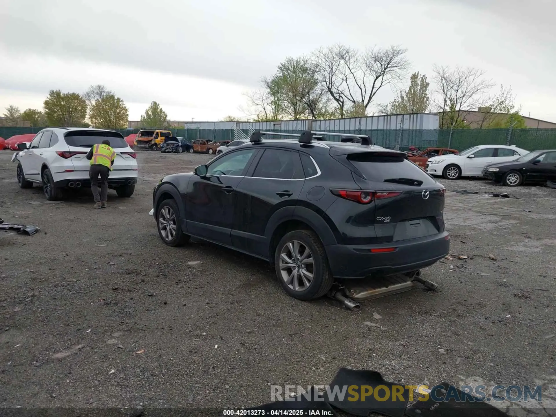 3 fotografías del automóvil dañado 3MVDMBCLXLM105748 MAZDA CX-30 2020