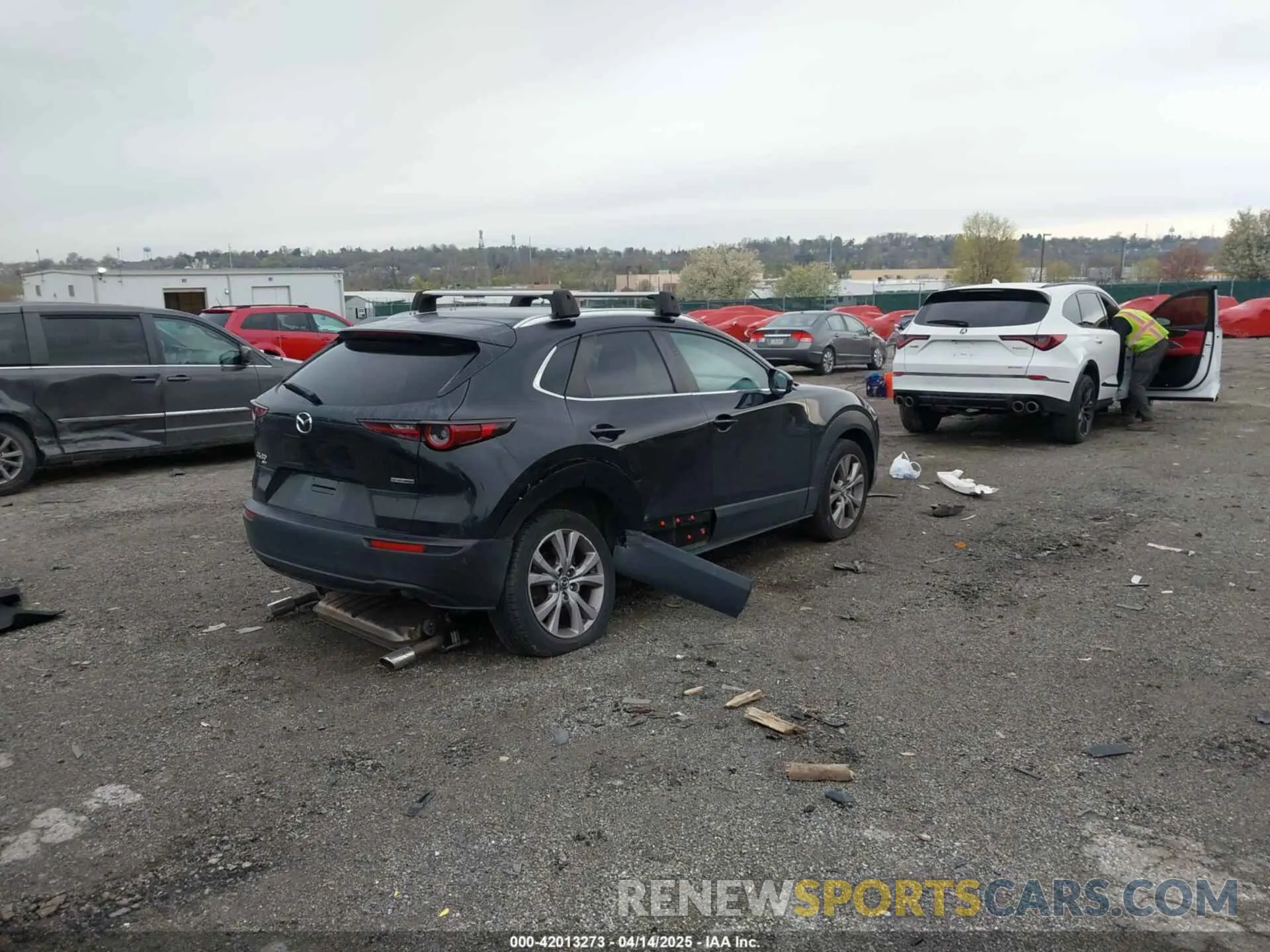 4 fotografías del automóvil dañado 3MVDMBCLXLM105748 MAZDA CX-30 2020