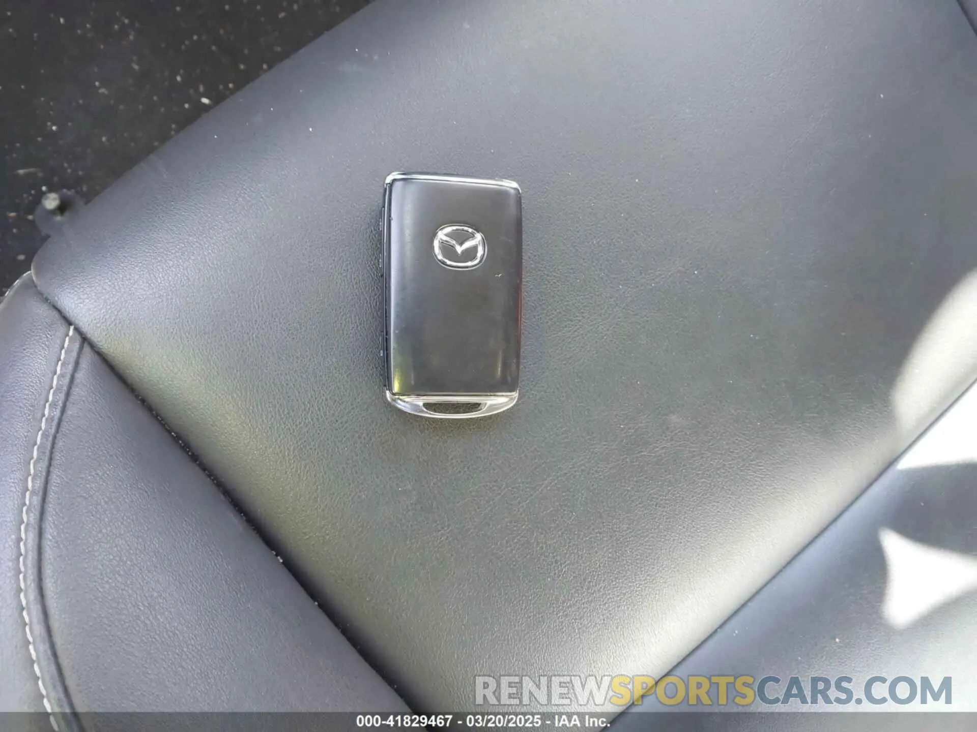 11 fotografías del automóvil dañado 3MVDMBDL4LM109695 MAZDA CX-30 2020