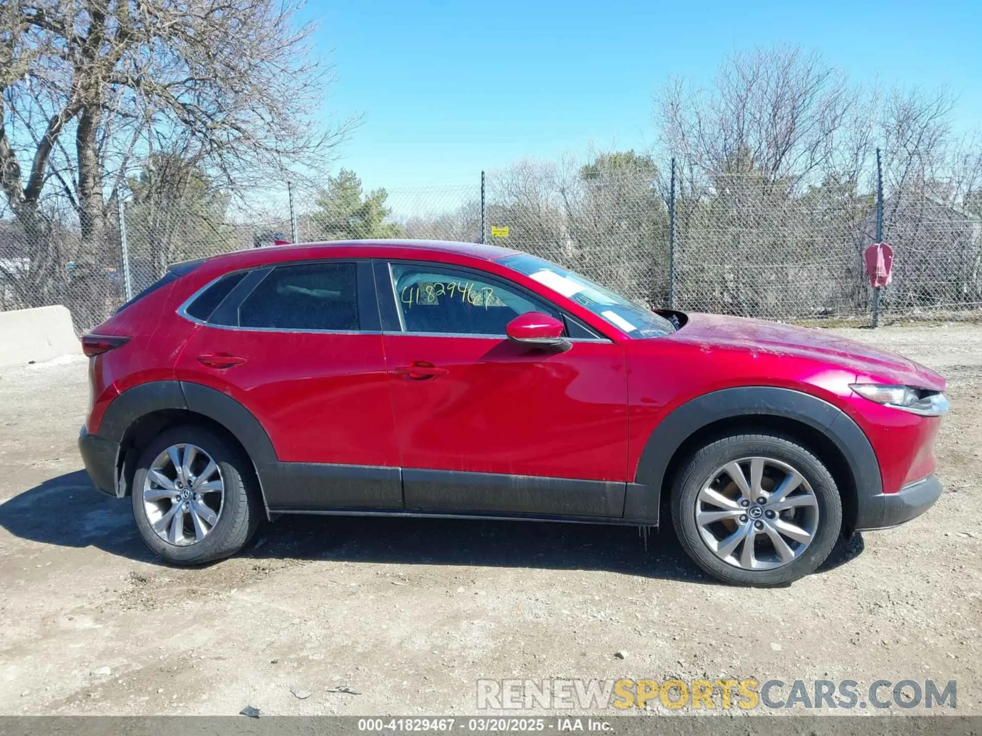 13 fotografías del automóvil dañado 3MVDMBDL4LM109695 MAZDA CX-30 2020