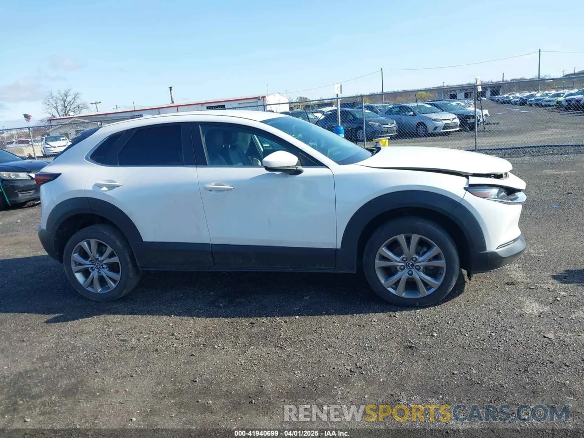 13 fotografías del automóvil dañado 3MVDMBDL6LM135604 MAZDA CX-30 2020