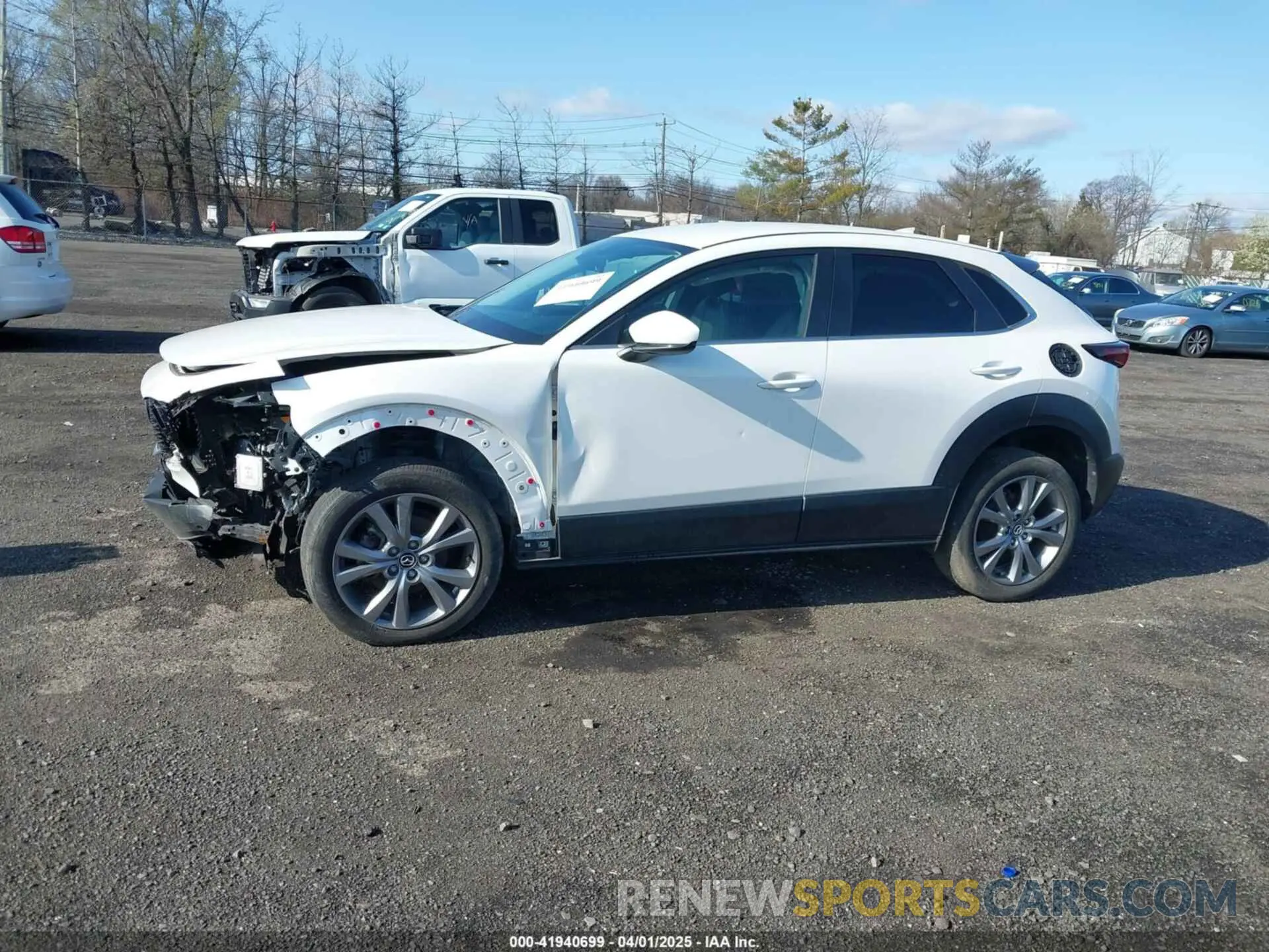 14 fotografías del automóvil dañado 3MVDMBDL6LM135604 MAZDA CX-30 2020