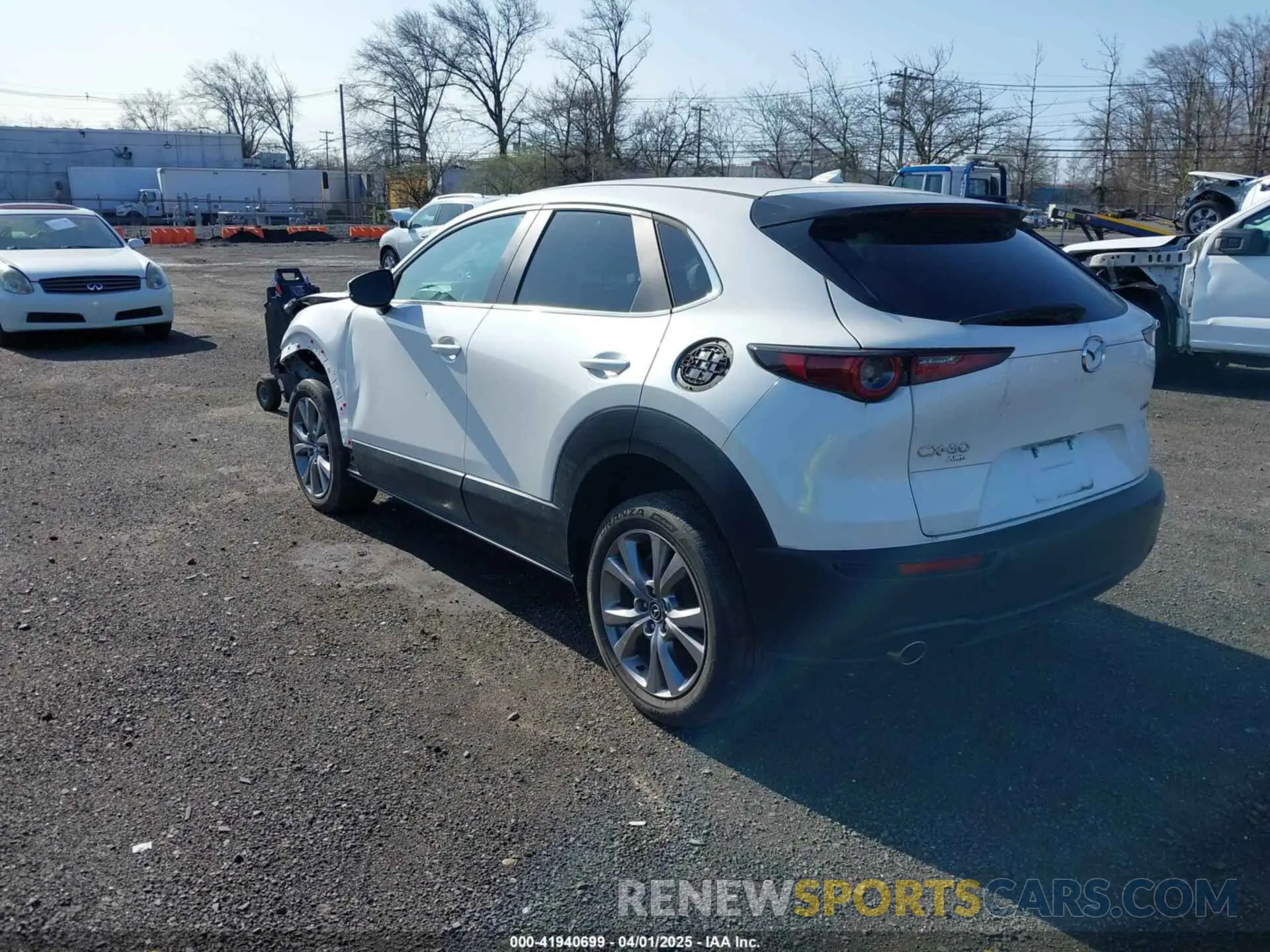 3 fotografías del automóvil dañado 3MVDMBDL6LM135604 MAZDA CX-30 2020