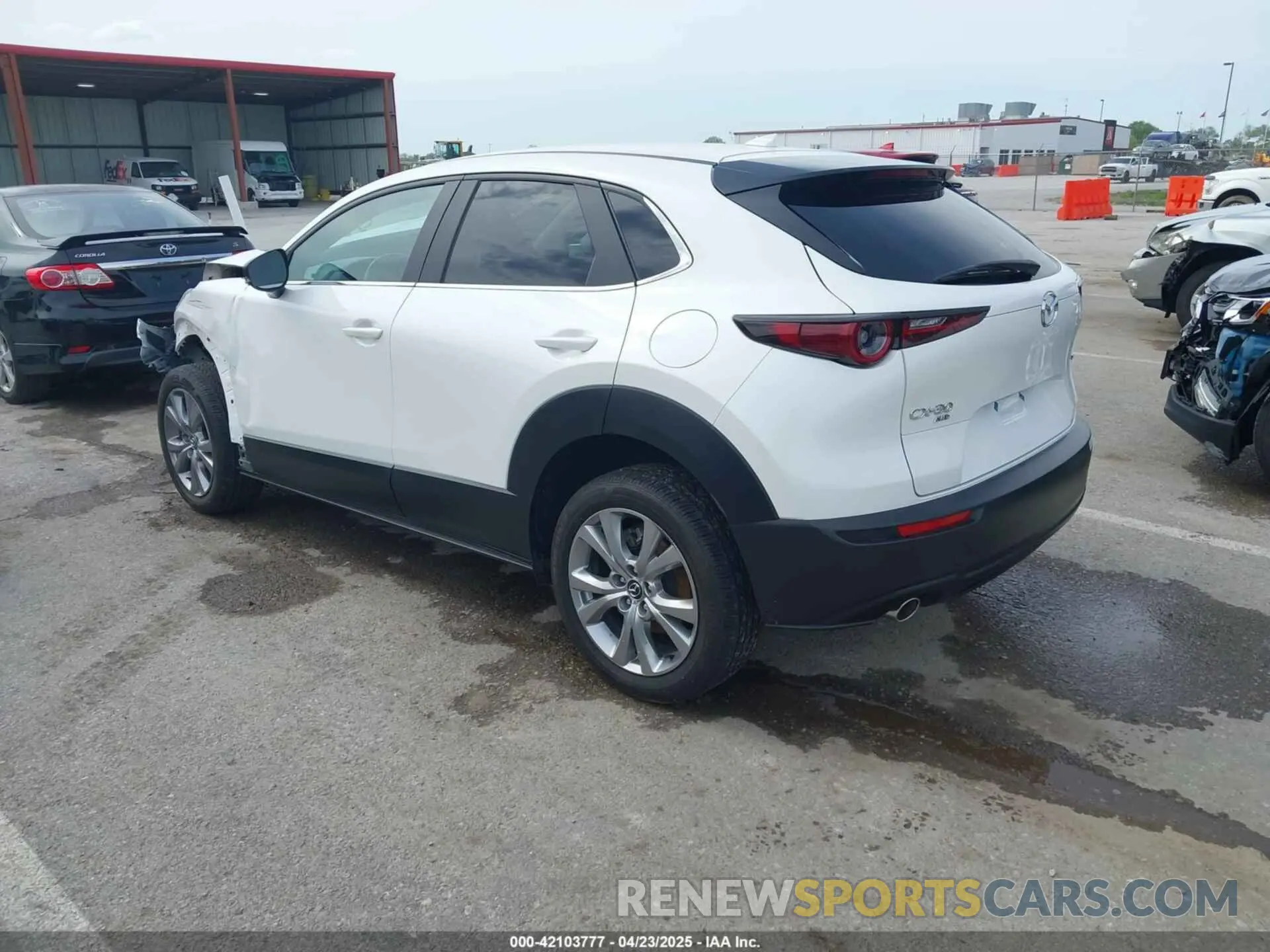 3 fotografías del automóvil dañado 3MVDMBDL9LM101866 MAZDA CX-30 2020