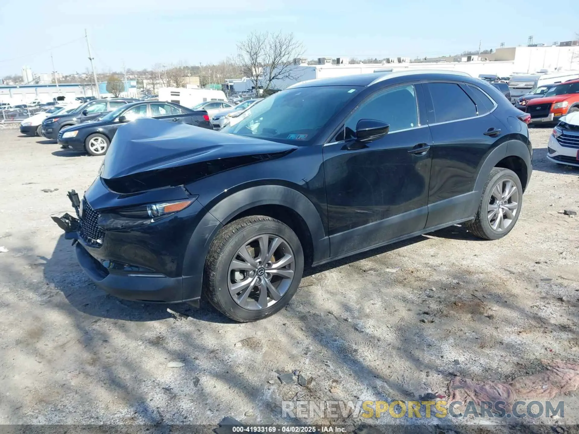 2 fotografías del automóvil dañado 3MVDMBEM1LM128325 MAZDA CX-30 2020
