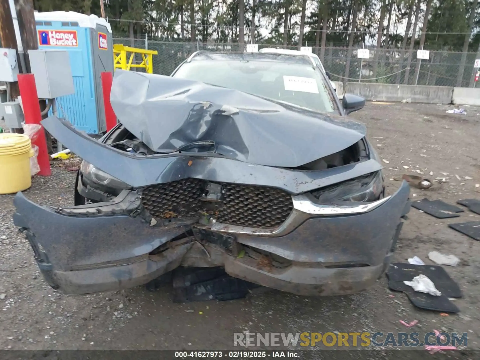 12 fotografías del automóvil dañado 3MVDMBEM4LM134653 MAZDA CX-30 2020