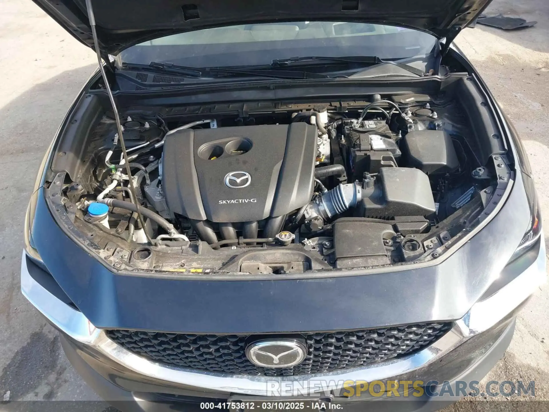 10 fotografías del automóvil dañado 3MVDMBEM5LM106120 MAZDA CX-30 2020