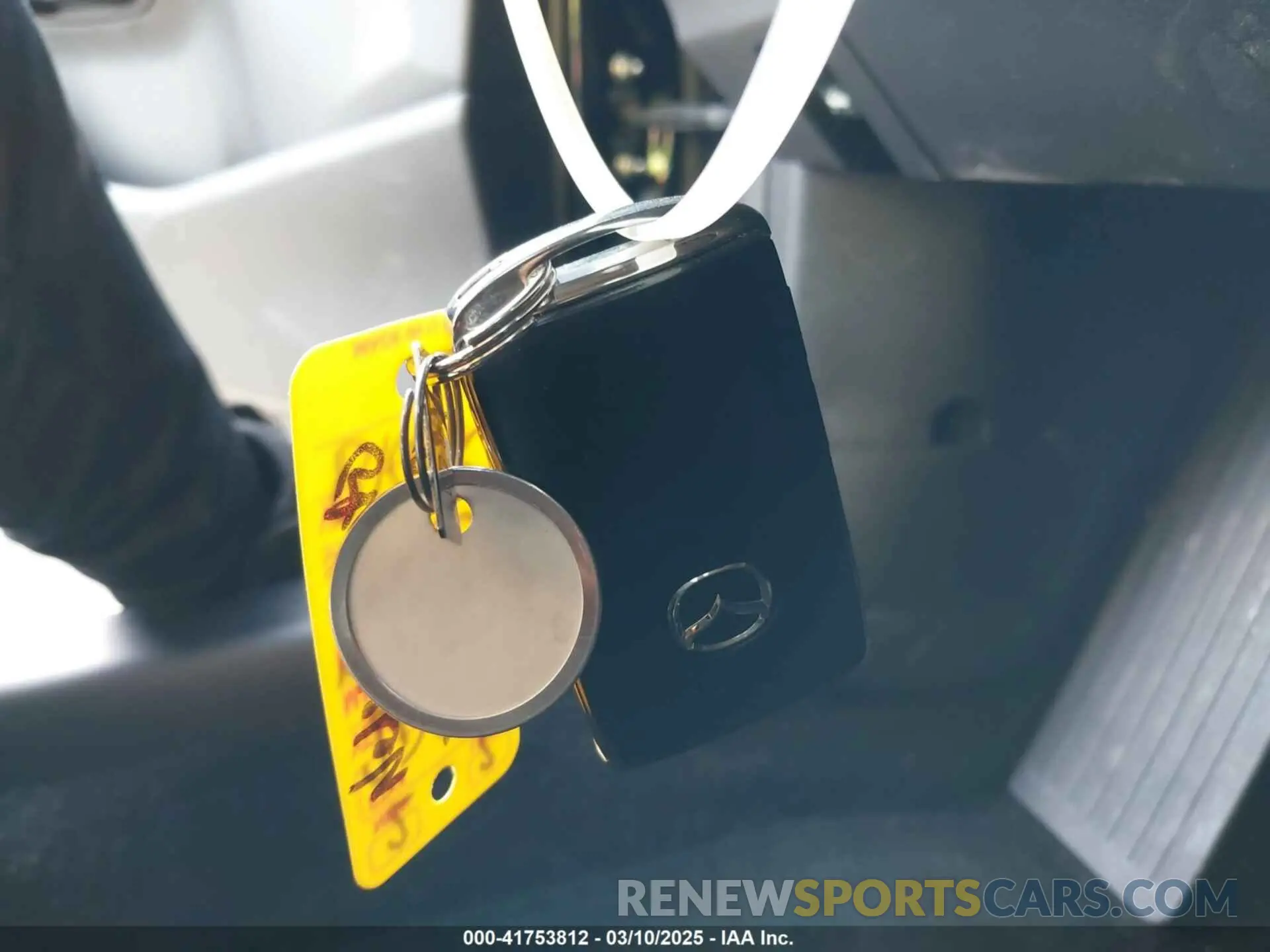 11 fotografías del automóvil dañado 3MVDMBEM5LM106120 MAZDA CX-30 2020