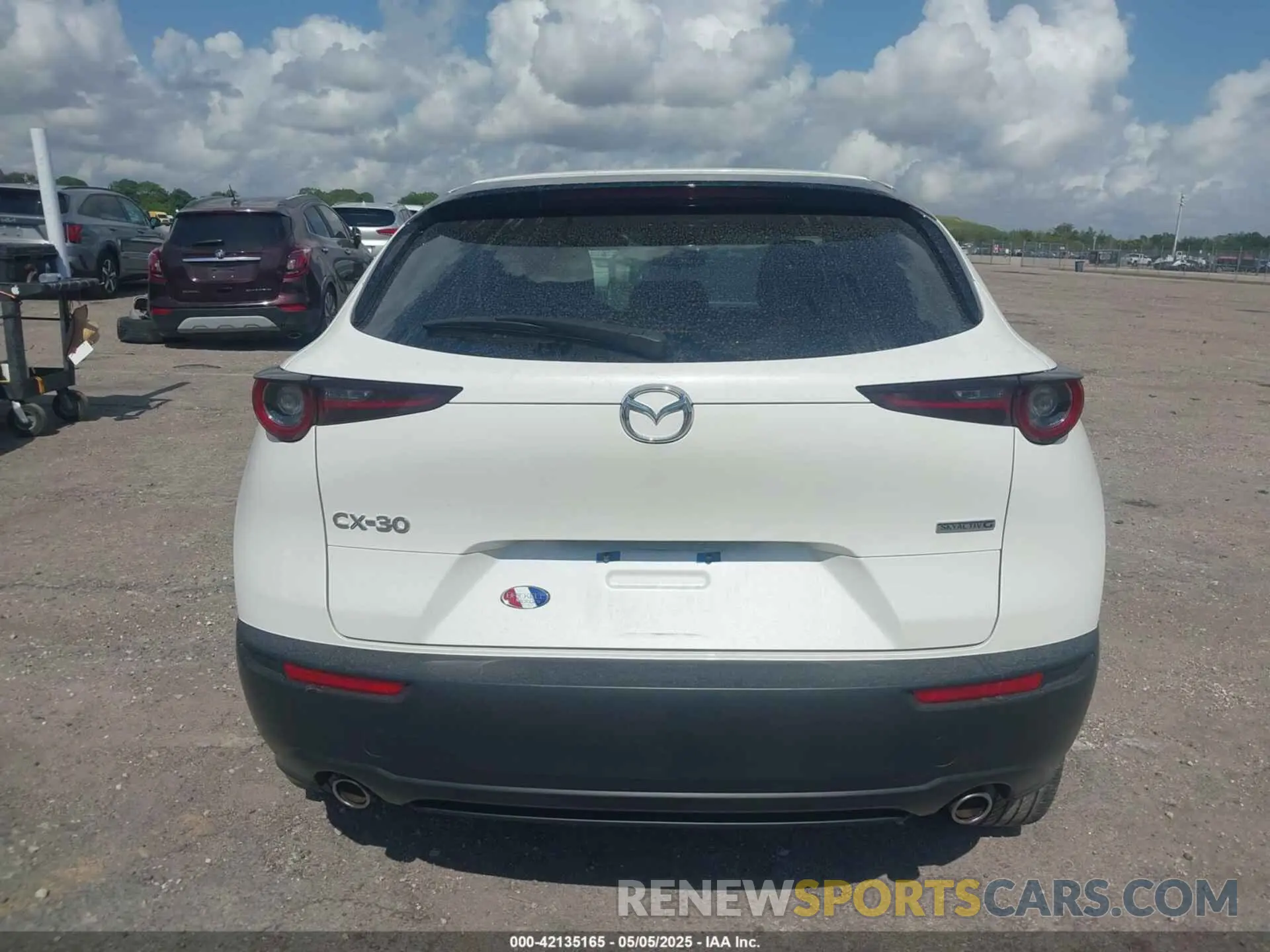 16 fotografías del automóvil dañado 3MVDMAAL0MM272716 MAZDA CX-30 2021