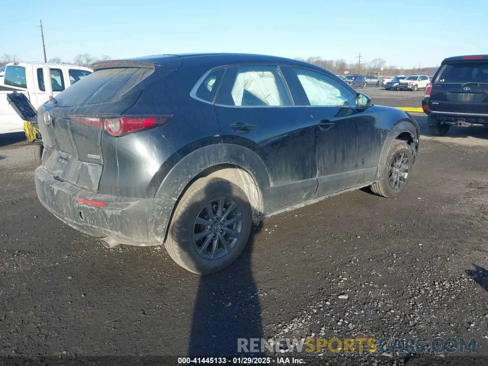 4 fotografías del automóvil dañado 3MVDMAAL1MM227705 MAZDA CX-30 2021