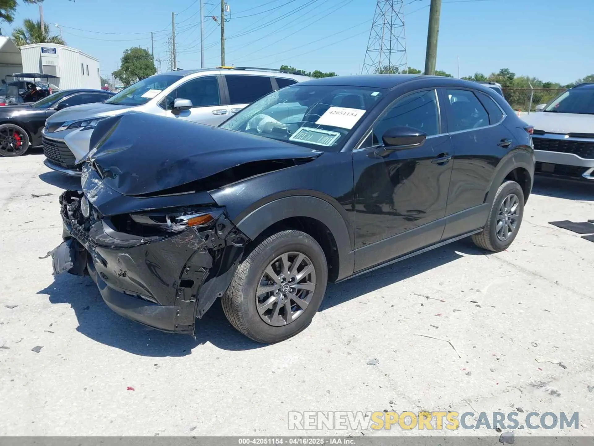 2 fotografías del automóvil dañado 3MVDMAAL7MM268341 MAZDA CX-30 2021