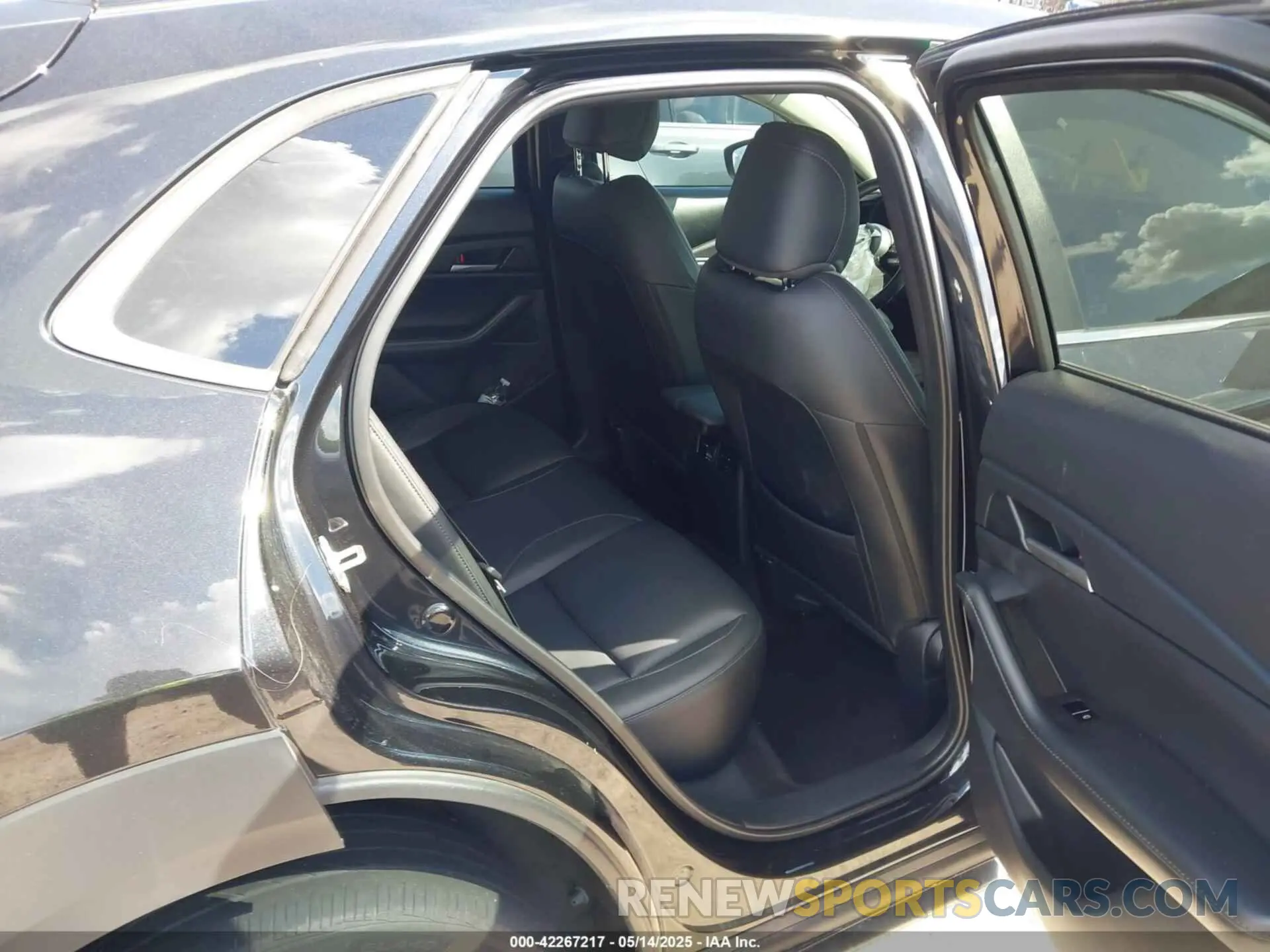 8 fotografías del automóvil dañado 3MVDMABL1MM251761 MAZDA CX-30 2021