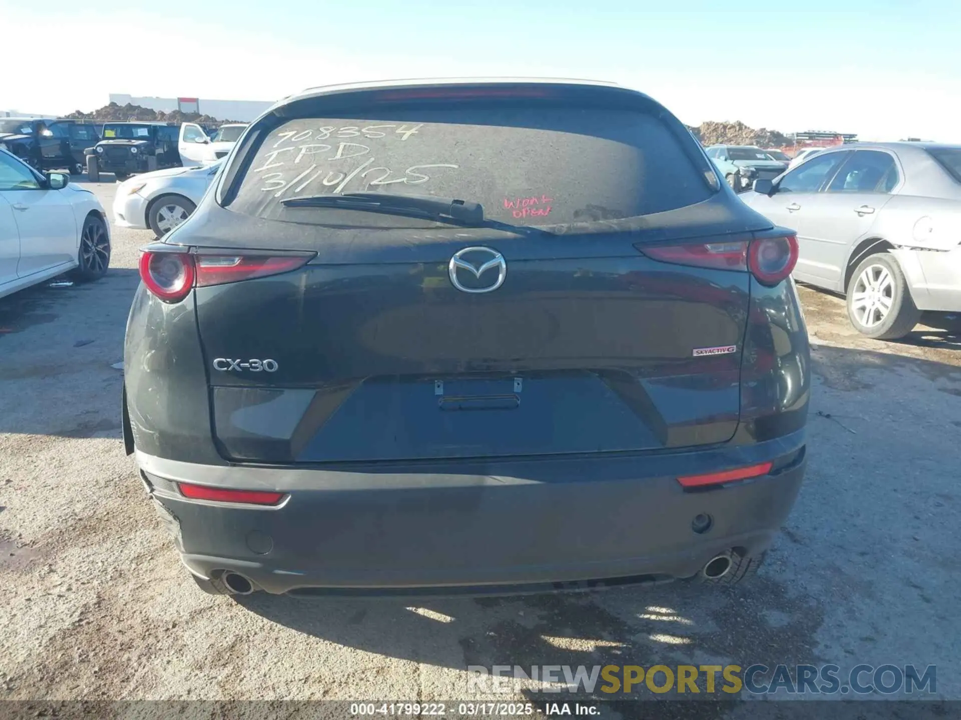 15 fotografías del automóvil dañado 3MVDMABL2MM239067 MAZDA CX-30 2021