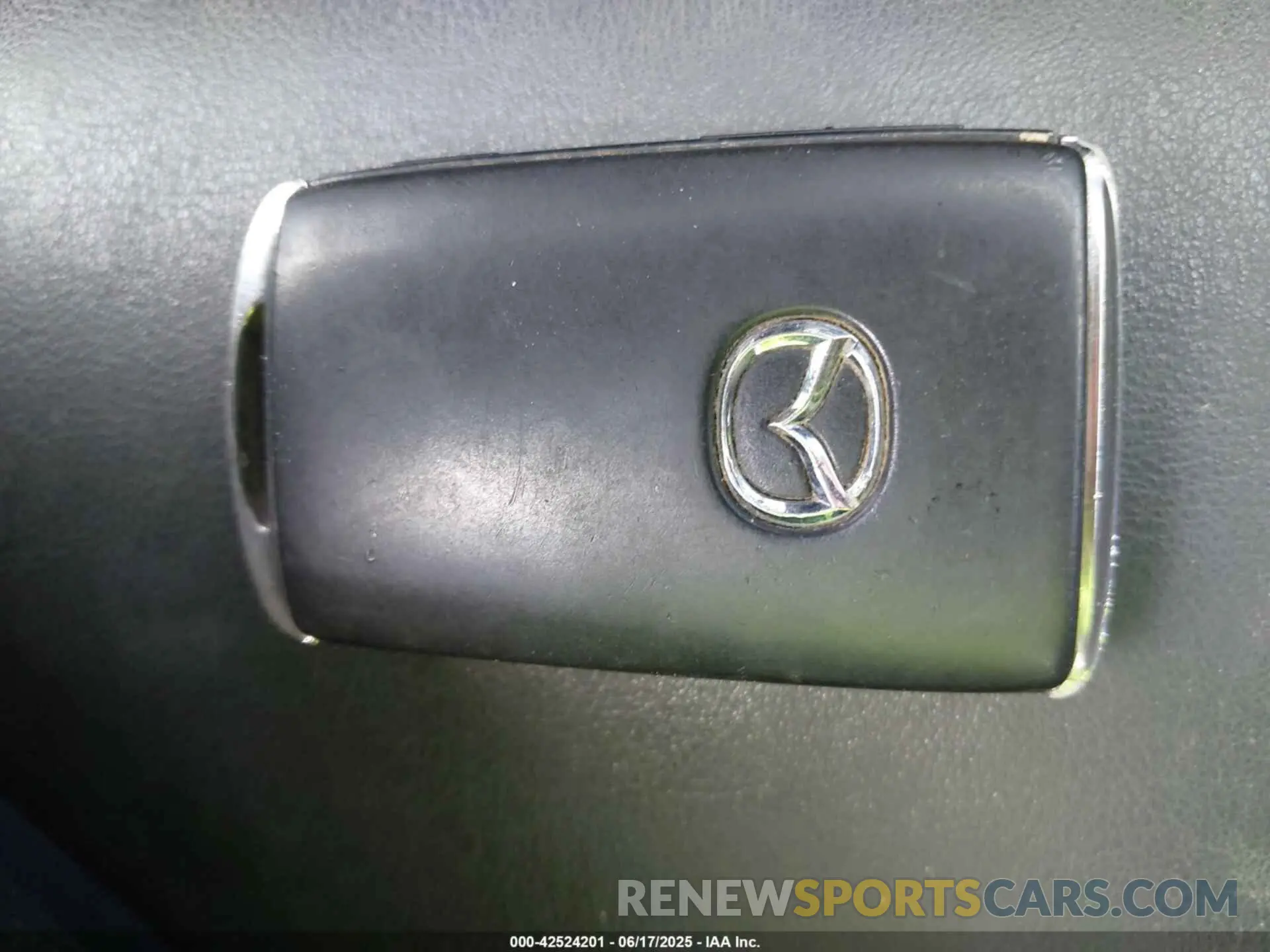 11 fotografías del automóvil dañado 3MVDMABL2MM243328 MAZDA CX-30 2021
