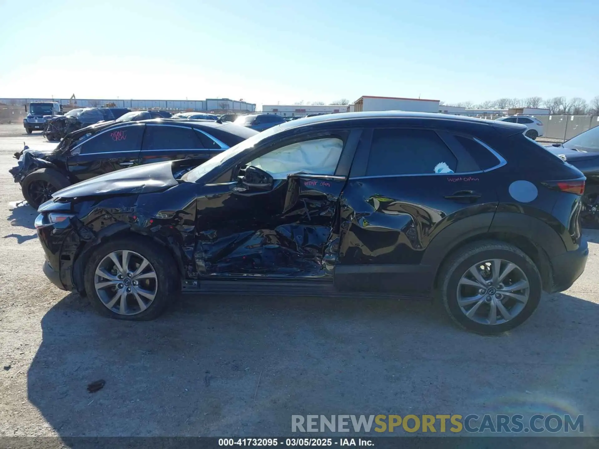 14 fotografías del automóvil dañado 3MVDMABL2MM244740 MAZDA CX-30 2021