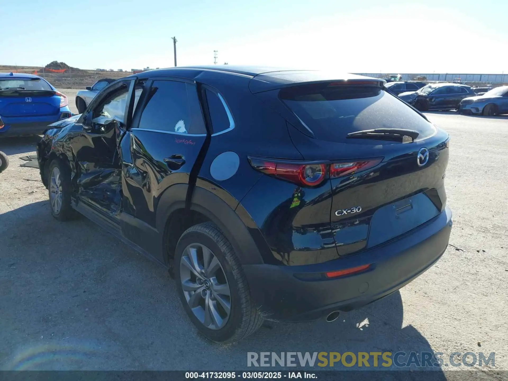 3 fotografías del automóvil dañado 3MVDMABL2MM244740 MAZDA CX-30 2021
