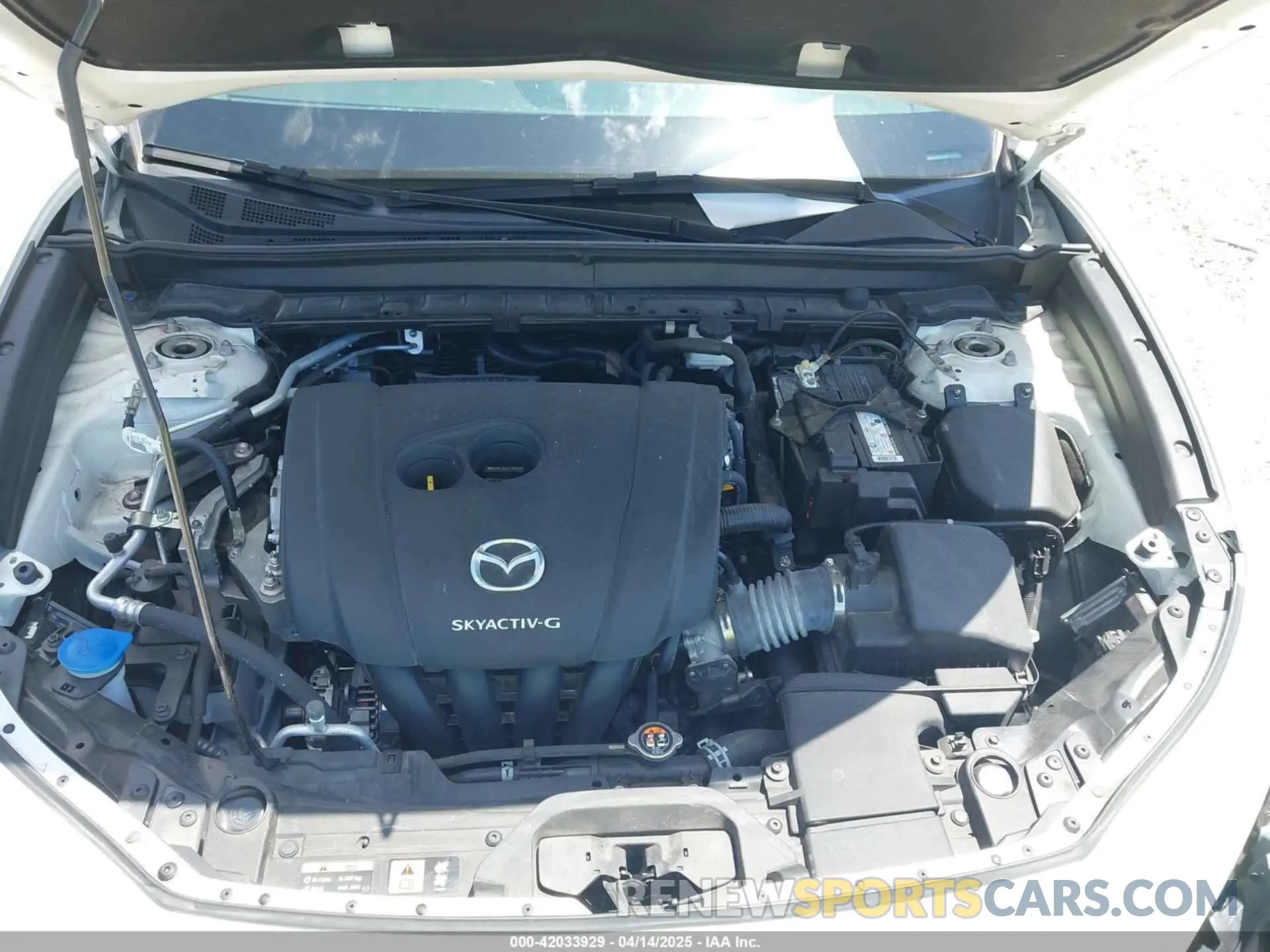 10 fotografías del automóvil dañado 3MVDMABL3MM232497 MAZDA CX-30 2021