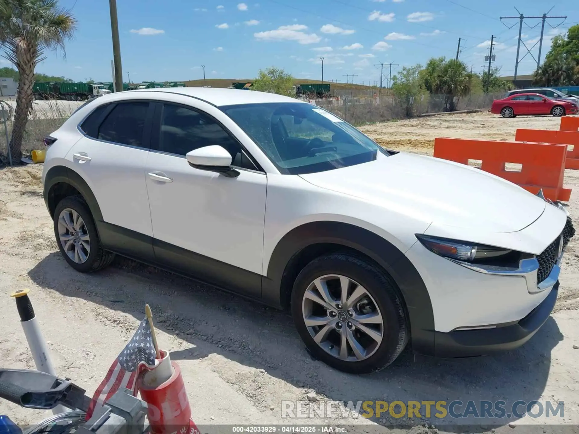 13 fotografías del automóvil dañado 3MVDMABL3MM232497 MAZDA CX-30 2021