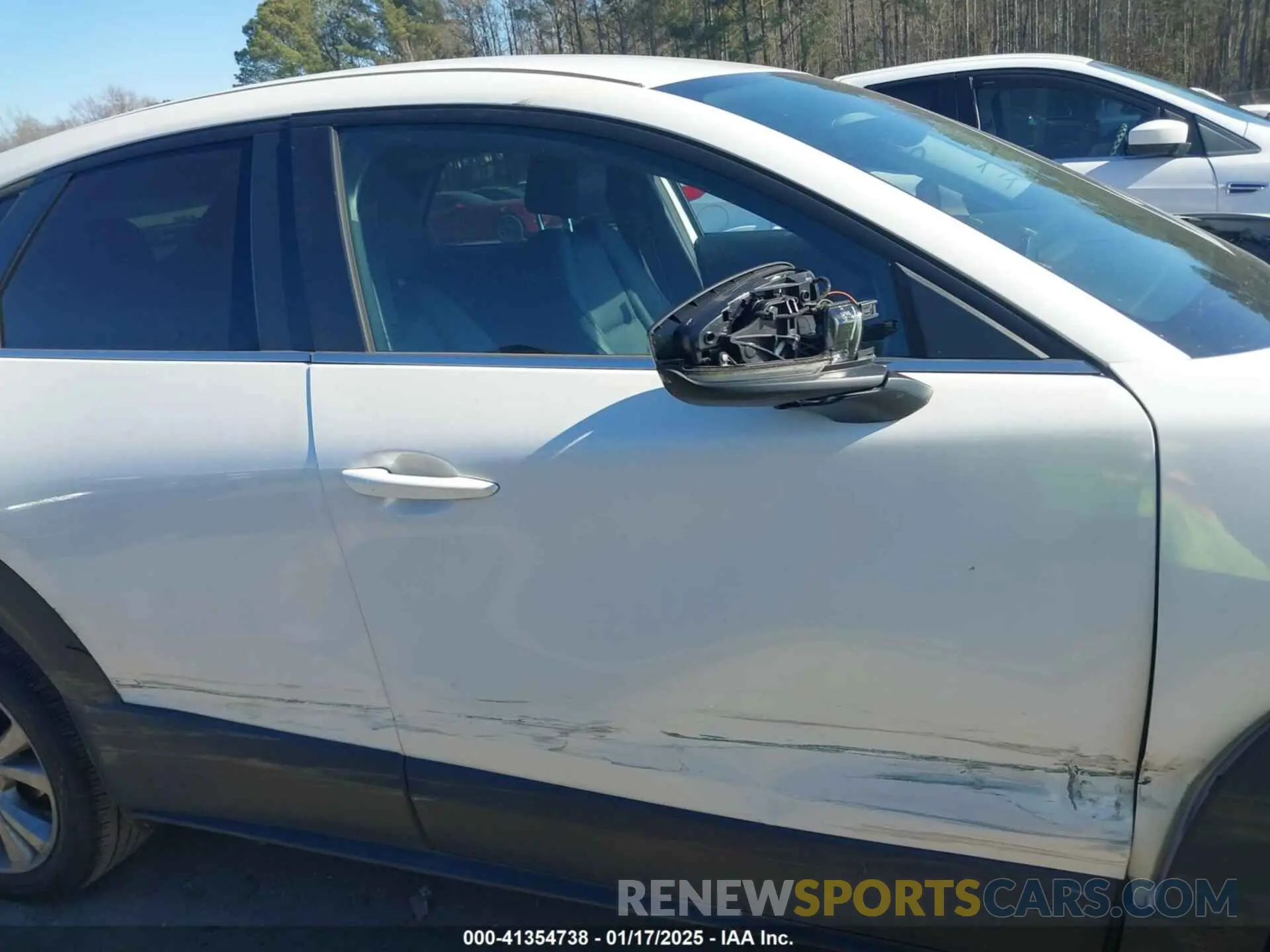 14 fotografías del automóvil dañado 3MVDMABL3MM239692 MAZDA CX-30 2021