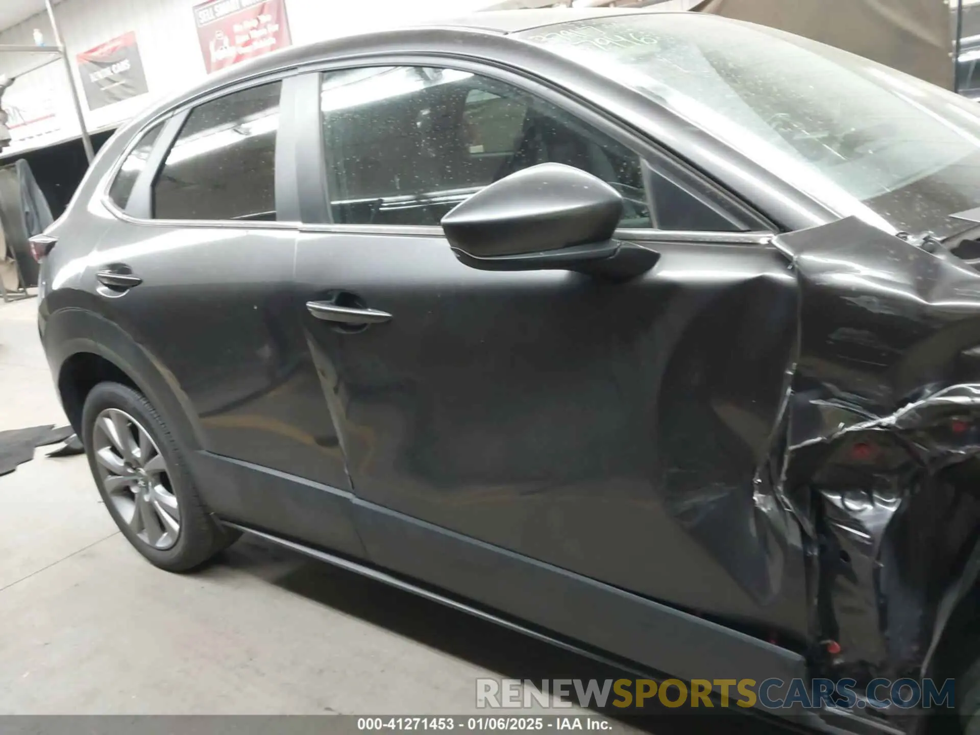 13 fotografías del automóvil dañado 3MVDMABL3MM268206 MAZDA CX-30 2021