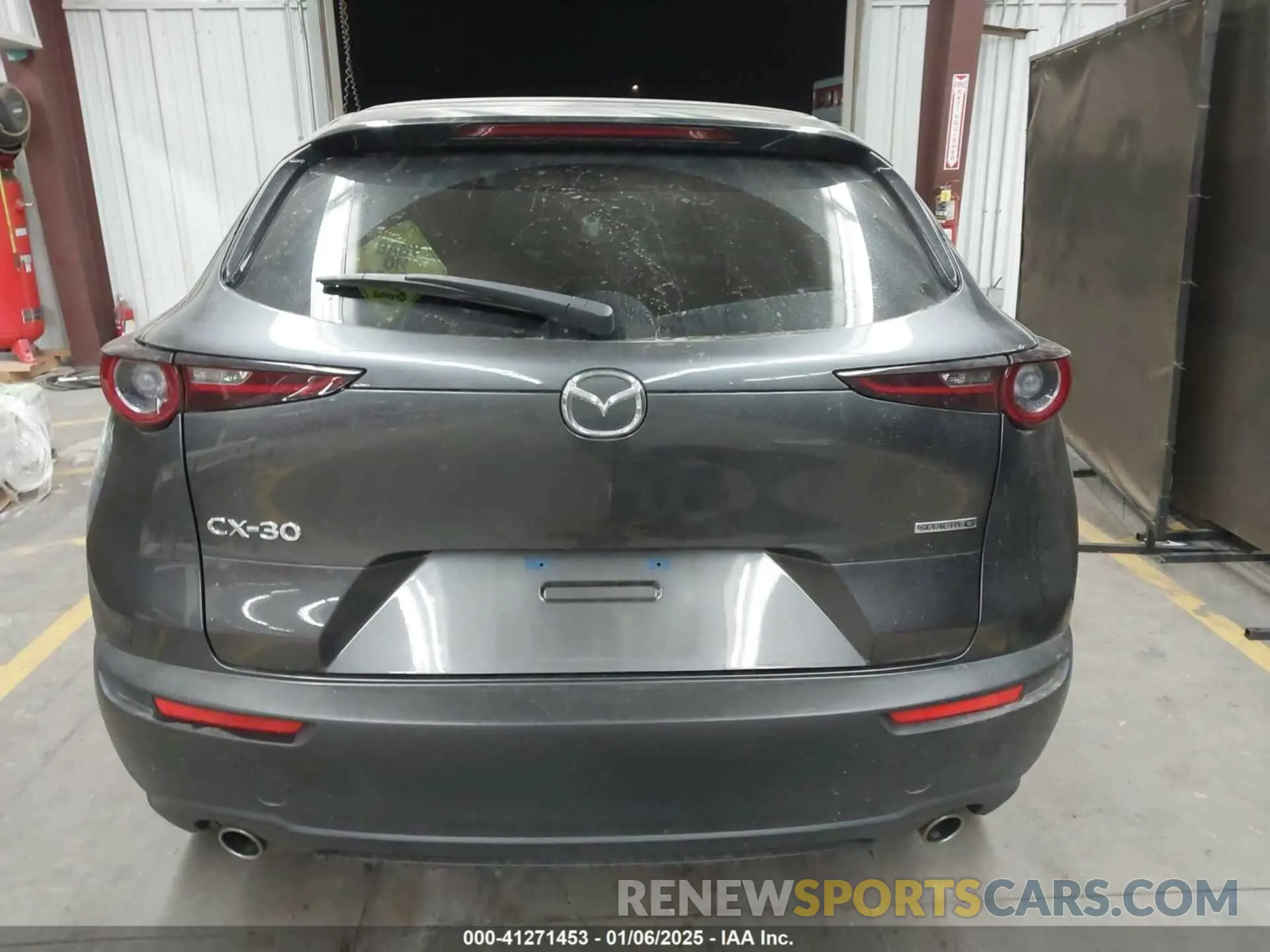16 fotografías del automóvil dañado 3MVDMABL3MM268206 MAZDA CX-30 2021