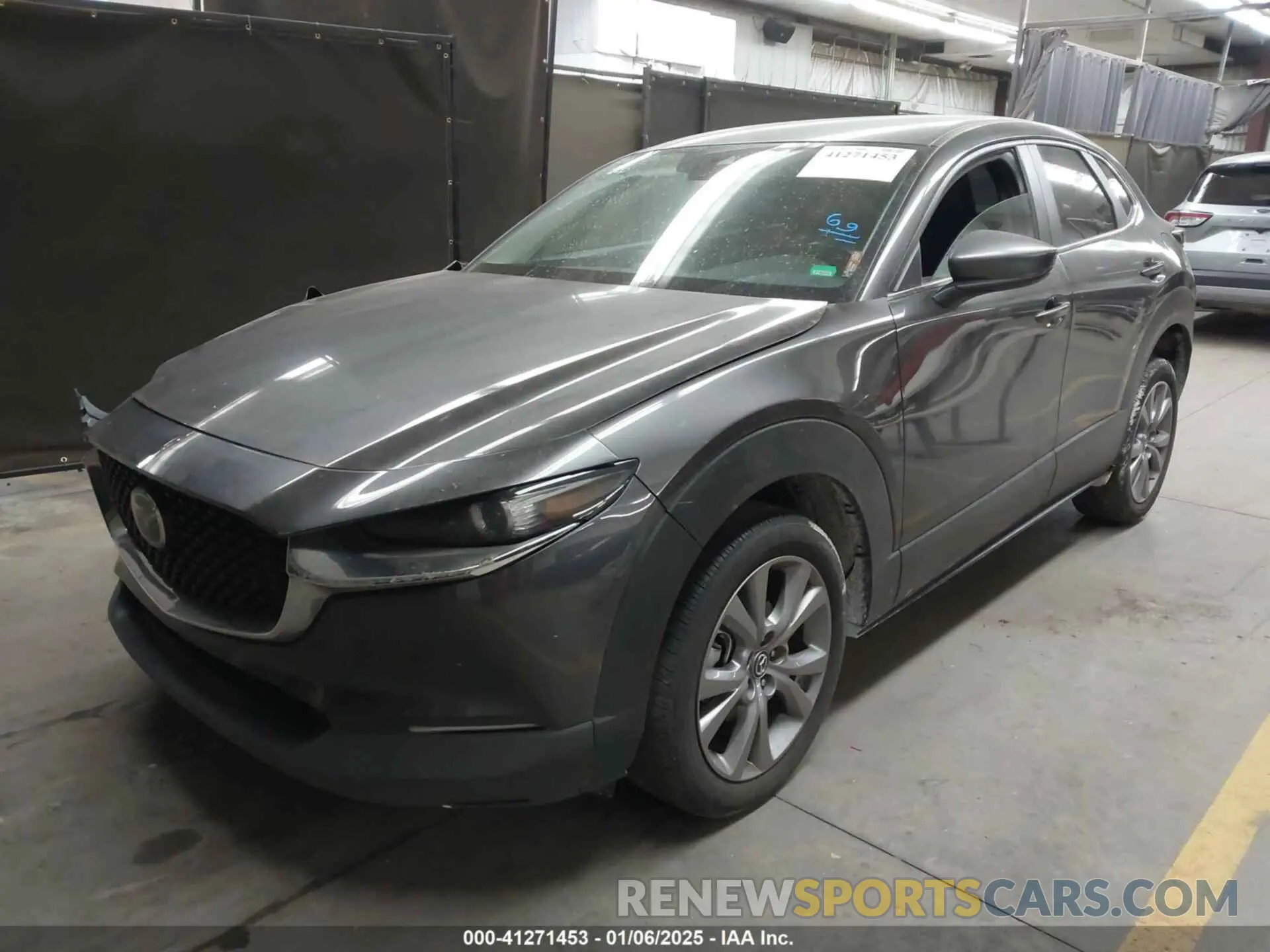 2 fotografías del automóvil dañado 3MVDMABL3MM268206 MAZDA CX-30 2021