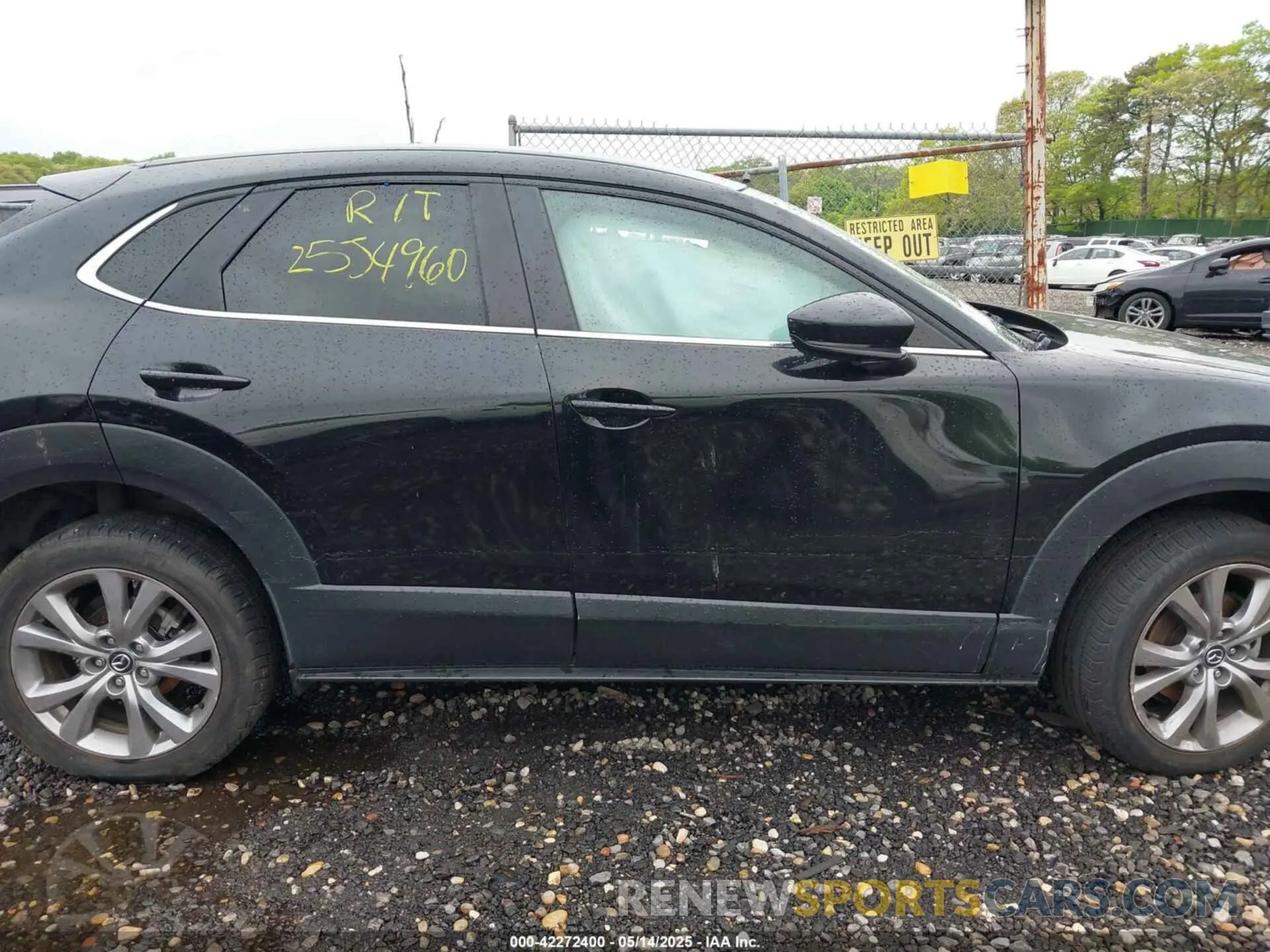12 fotografías del automóvil dañado 3MVDMABL4MM233173 MAZDA CX-30 2021