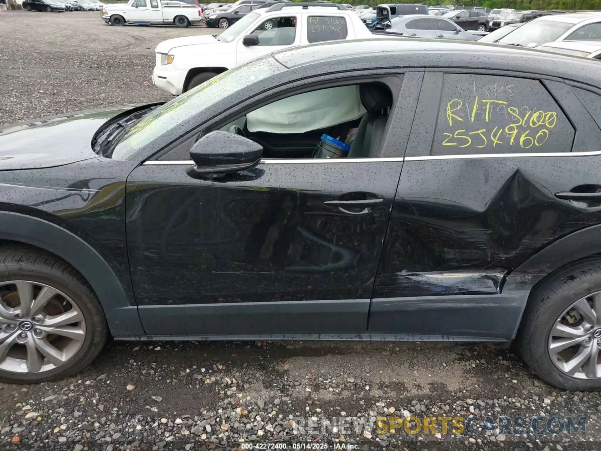 13 fotografías del automóvil dañado 3MVDMABL4MM233173 MAZDA CX-30 2021