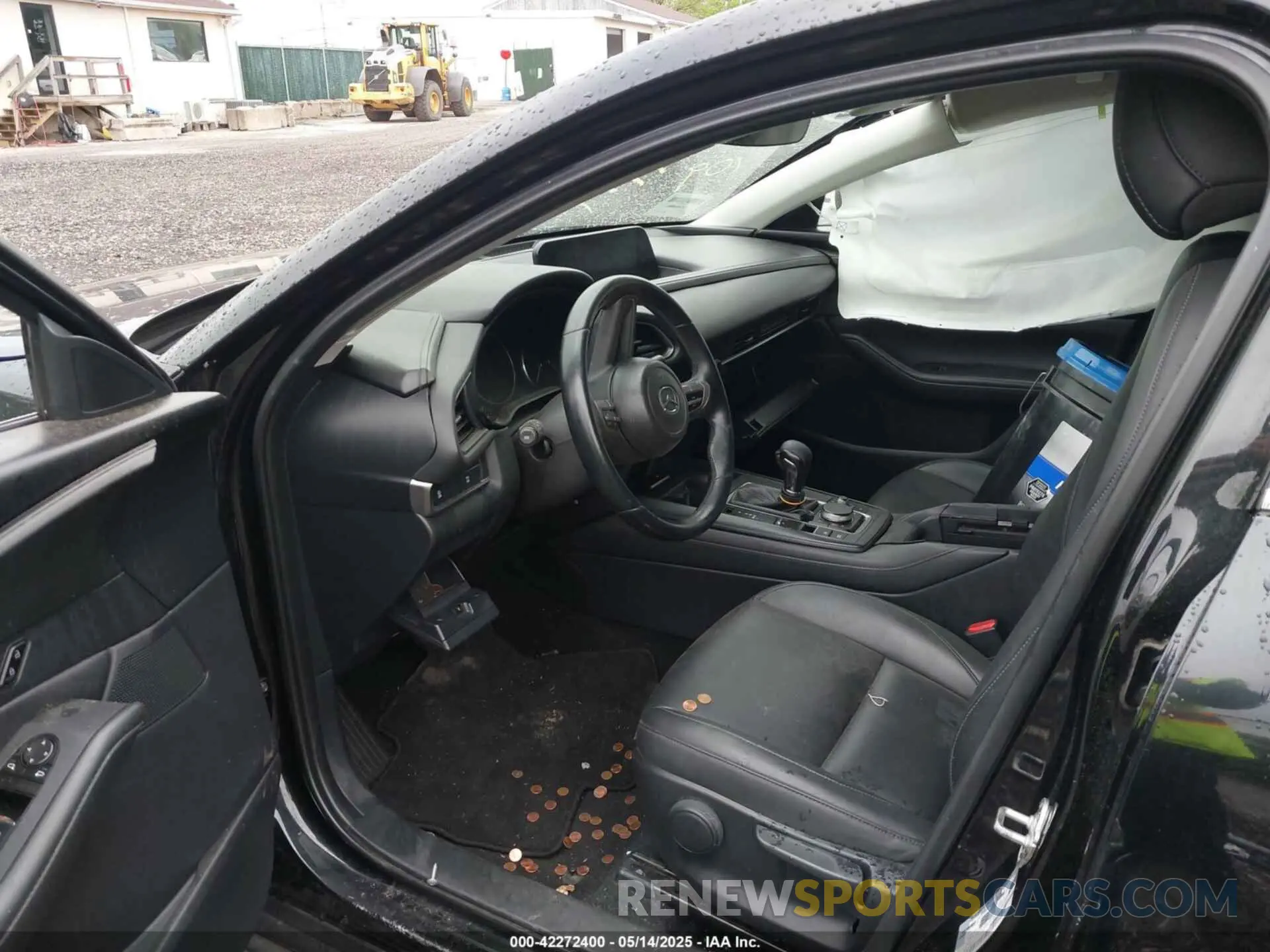 5 fotografías del automóvil dañado 3MVDMABL4MM233173 MAZDA CX-30 2021