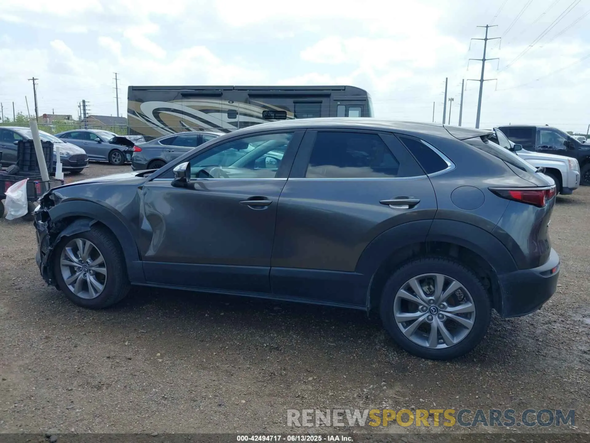 14 fotografías del automóvil dañado 3MVDMABL7MM221566 MAZDA CX-30 2021