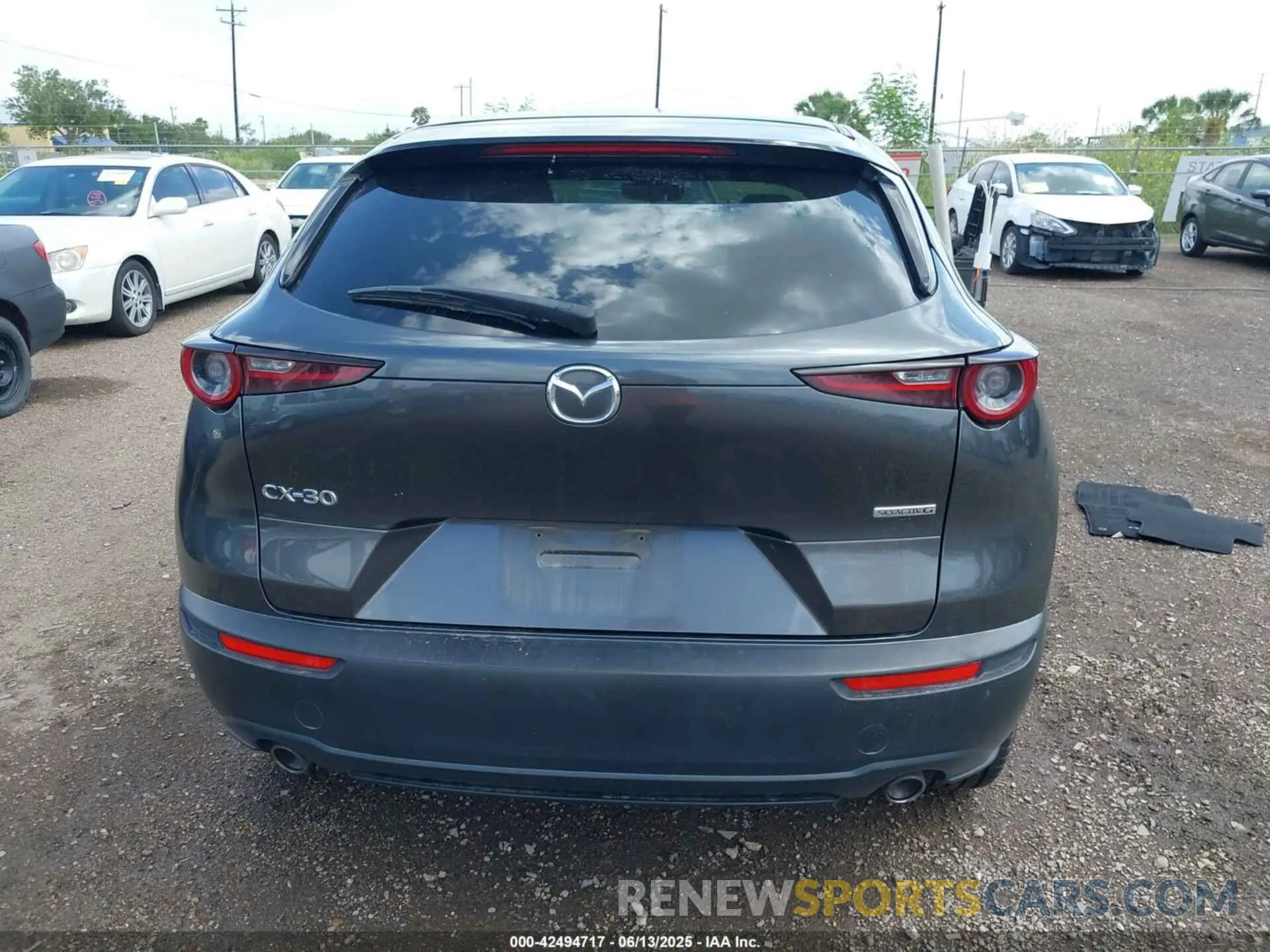 16 fotografías del automóvil dañado 3MVDMABL7MM221566 MAZDA CX-30 2021